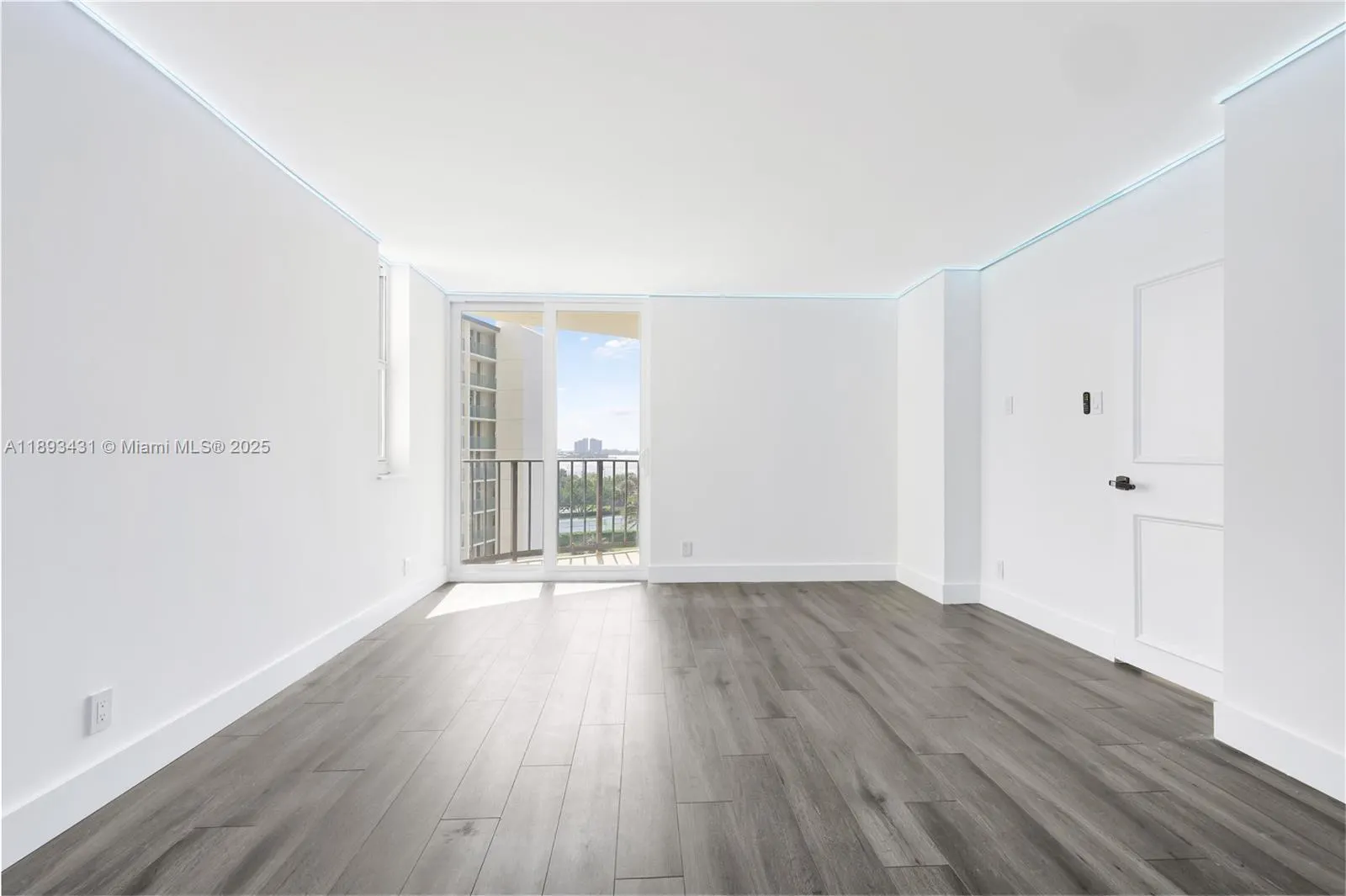 5420 N Ocean Dr, #504