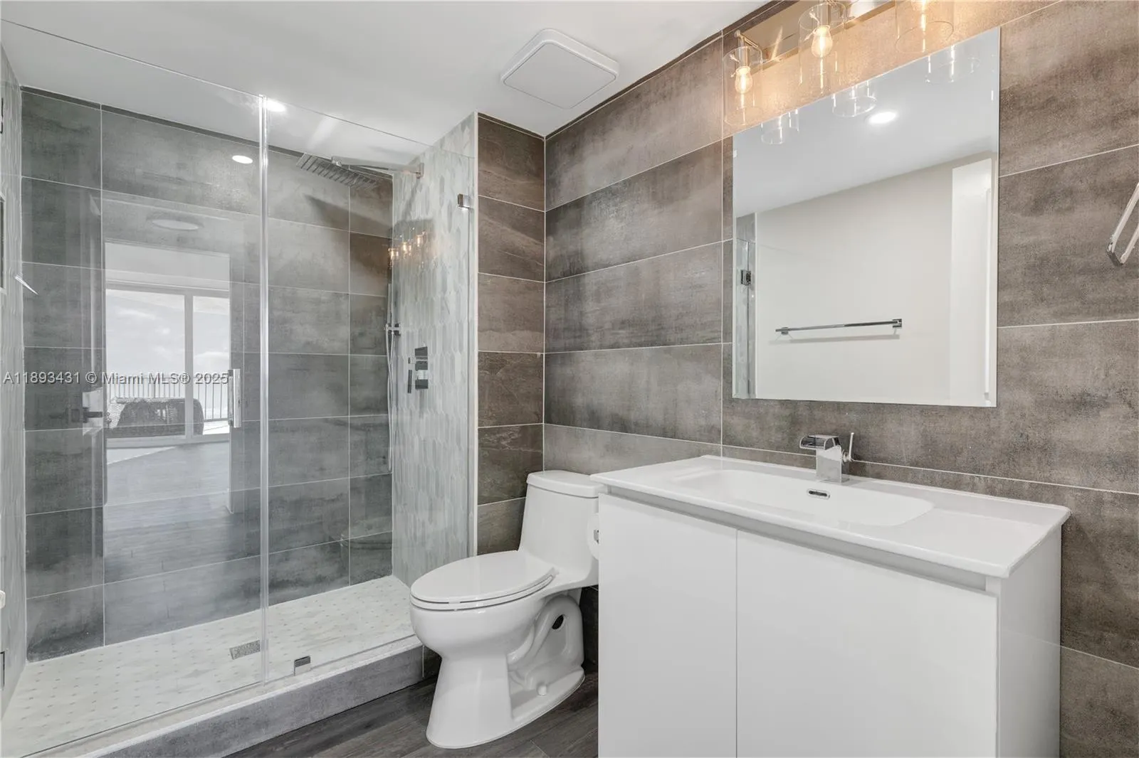 5420 N Ocean Dr, #504