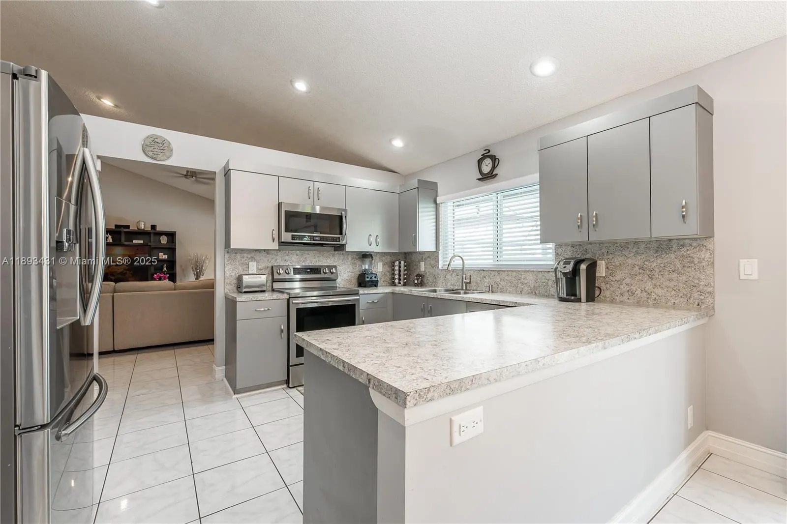 5420 N Ocean Dr, #504