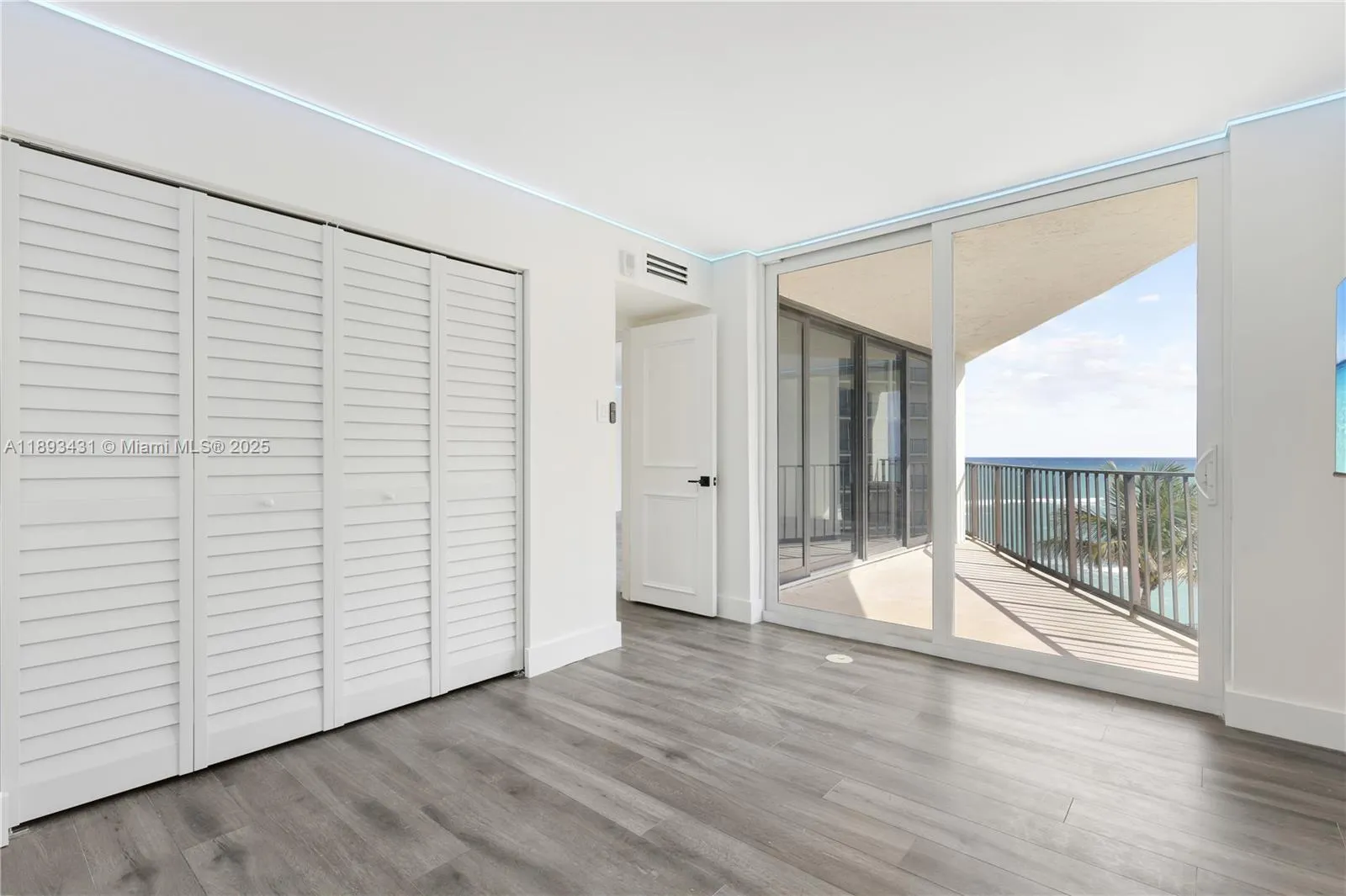 5420 N Ocean Dr, #504