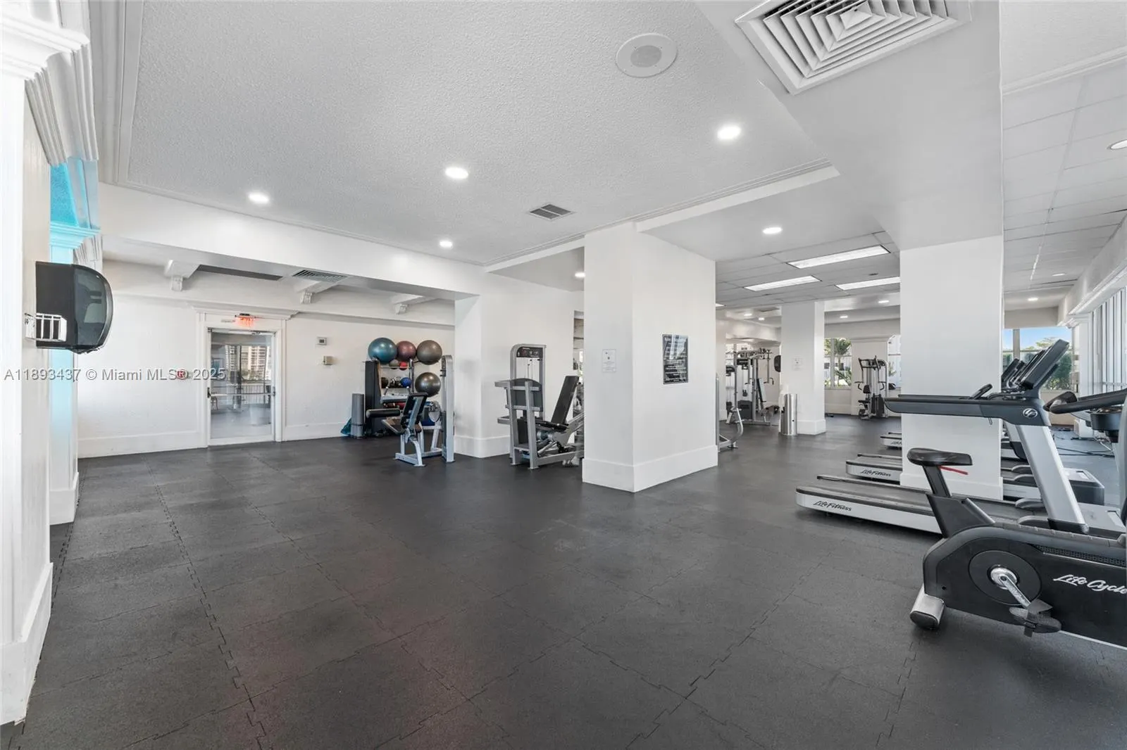 18061 BISCAYNE, #1701