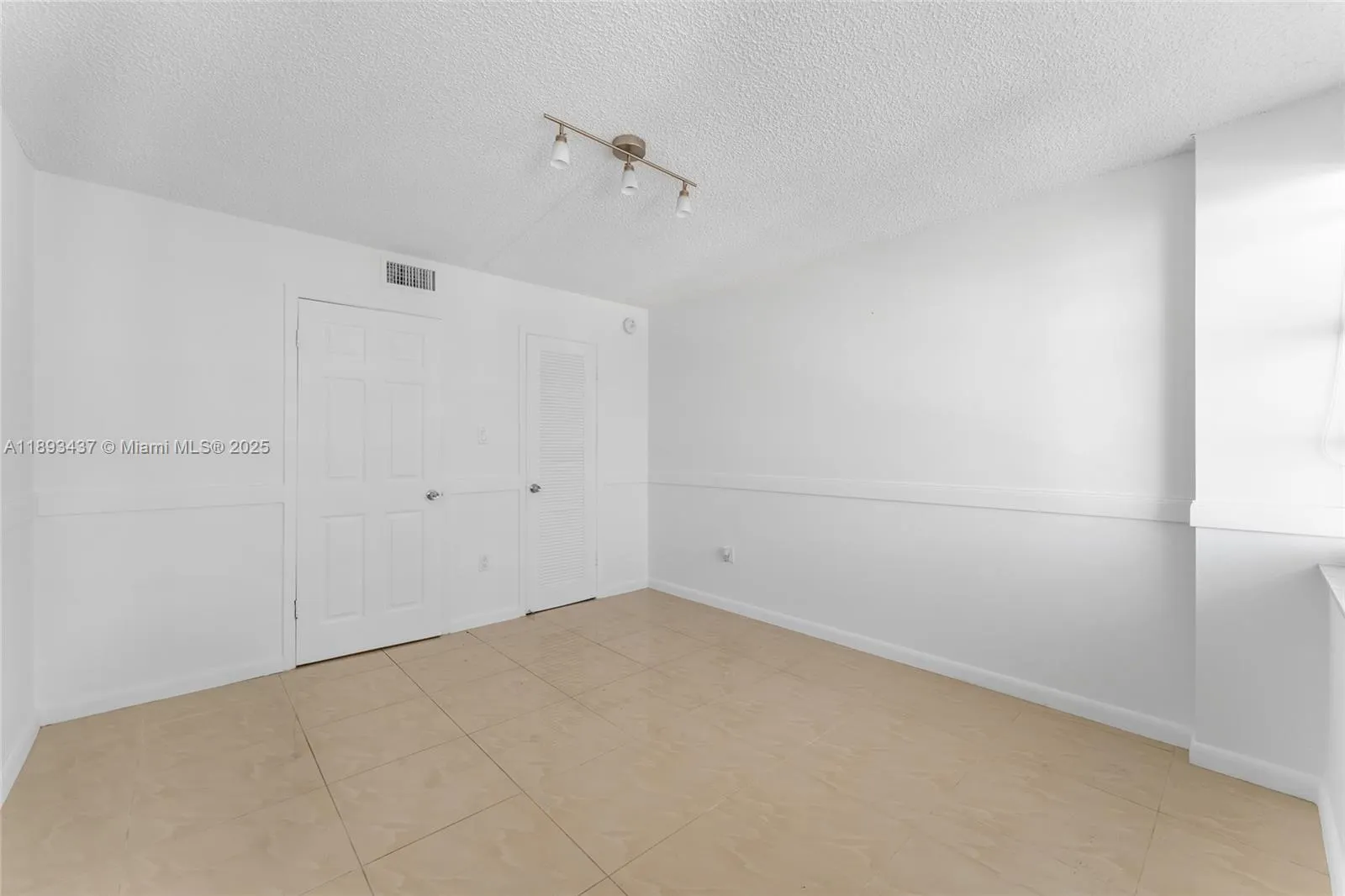 18061 BISCAYNE, #1701