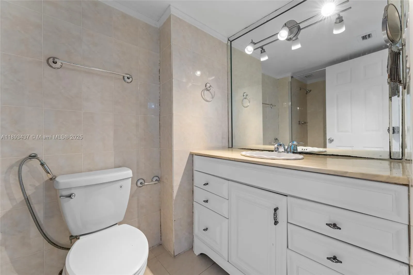 18061 BISCAYNE, #1701