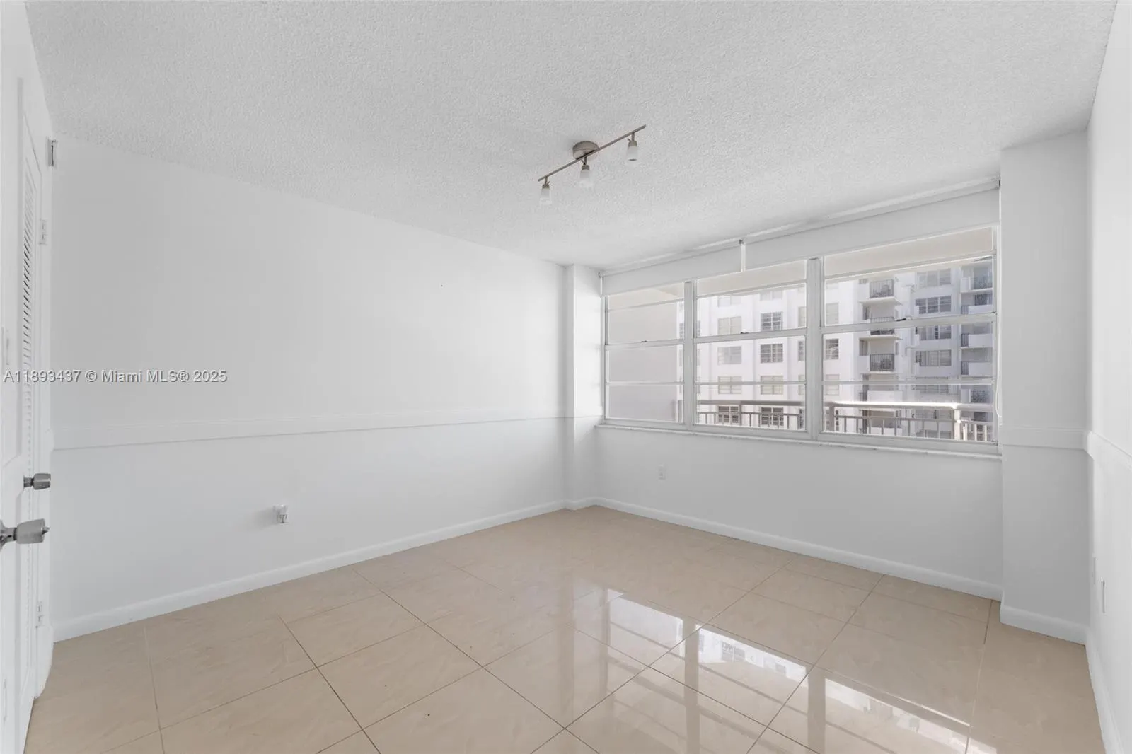18061 BISCAYNE, #1701