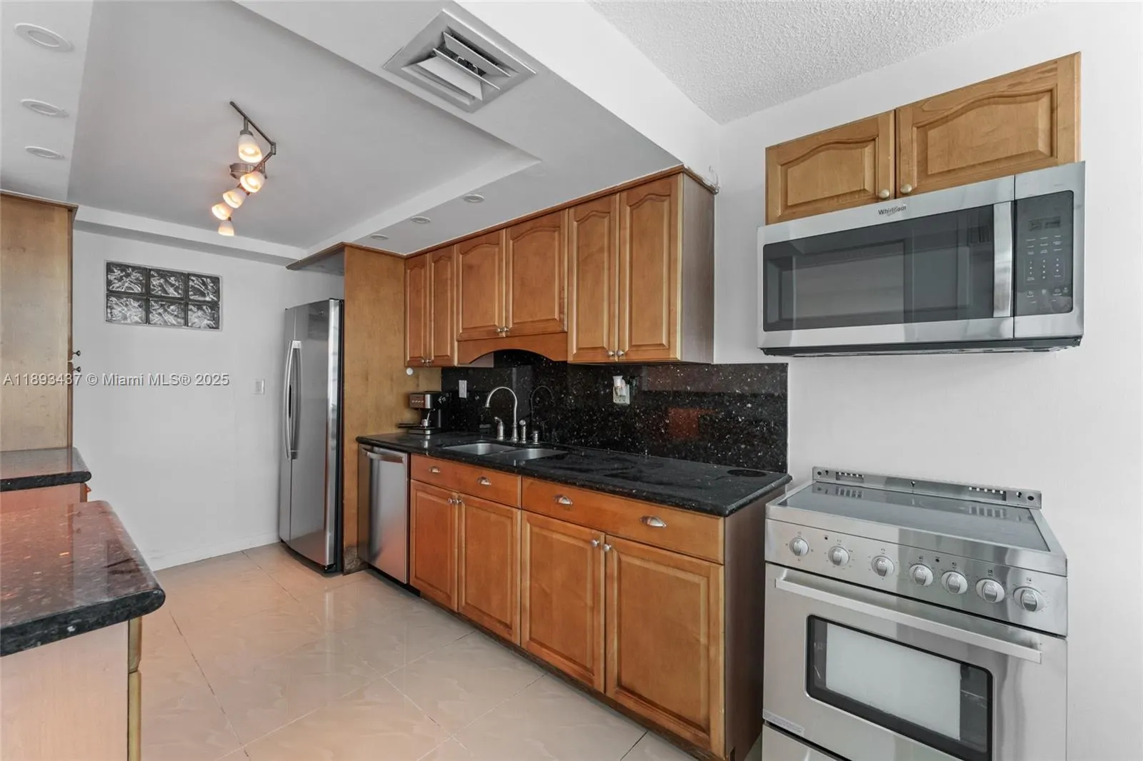 18061 BISCAYNE, #1701