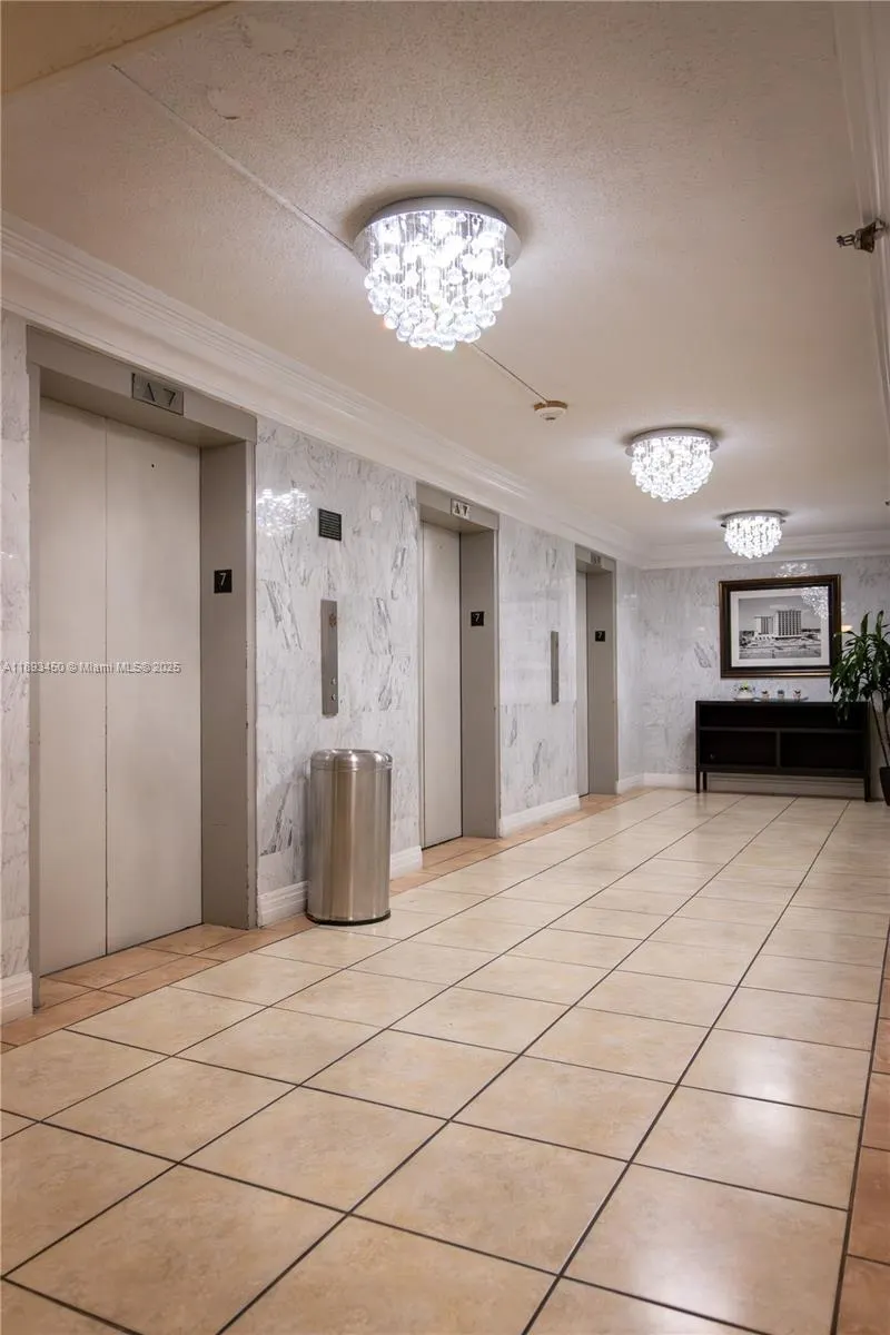 19201 Collins Ave, #720