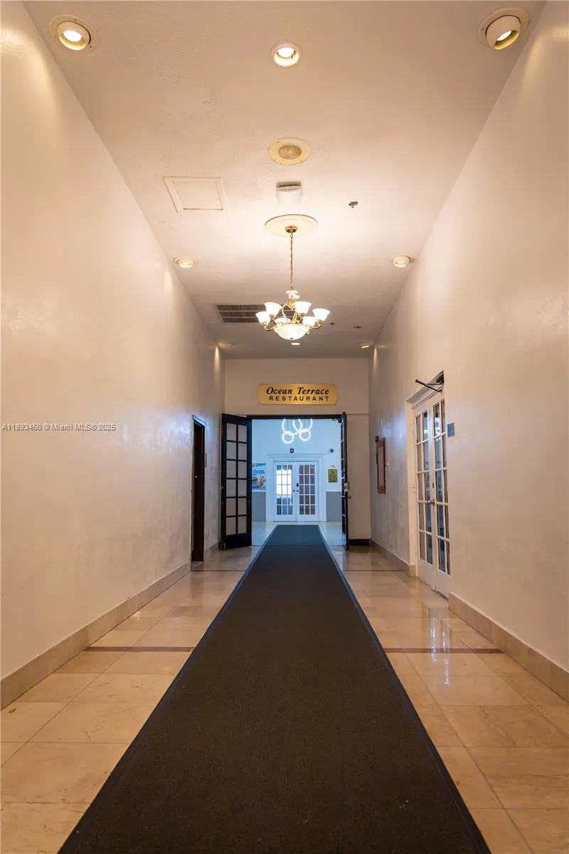 19201 Collins Ave, #720