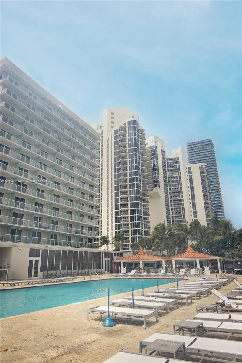 19201 Collins Ave, #720