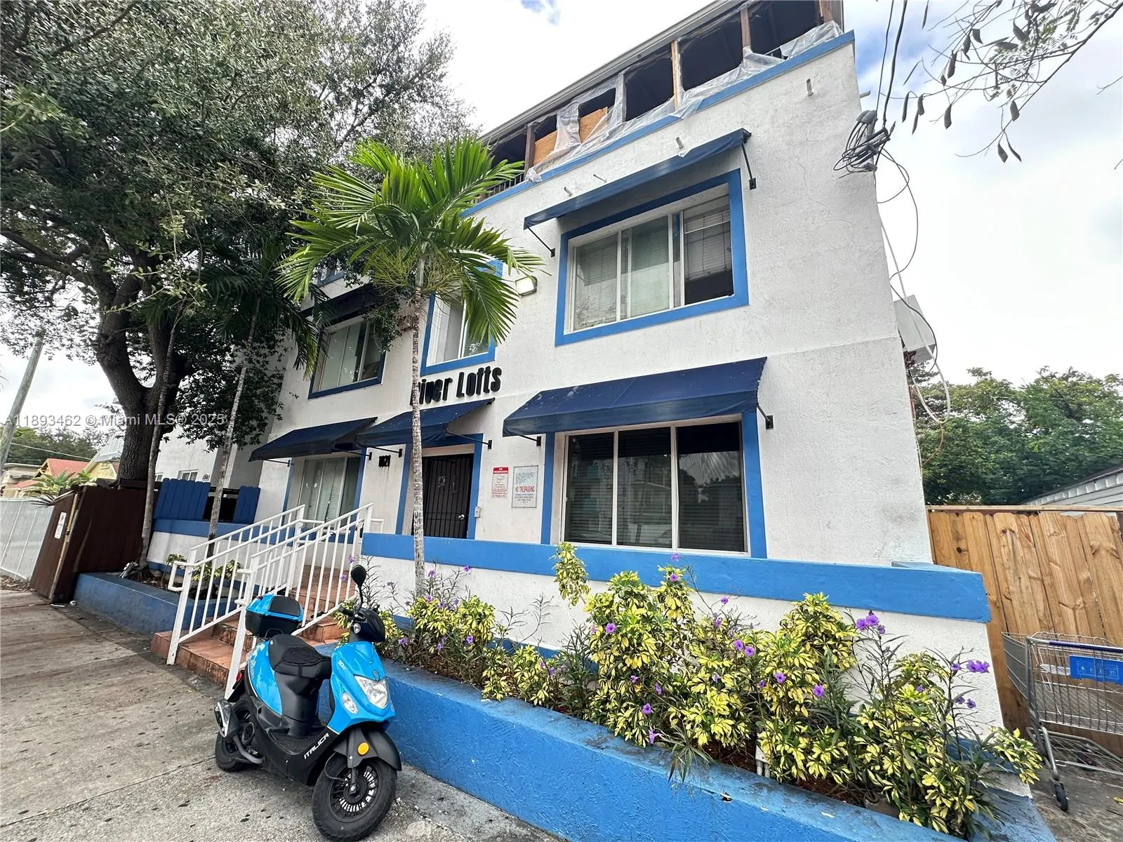 1021 NW 3rd St, #305