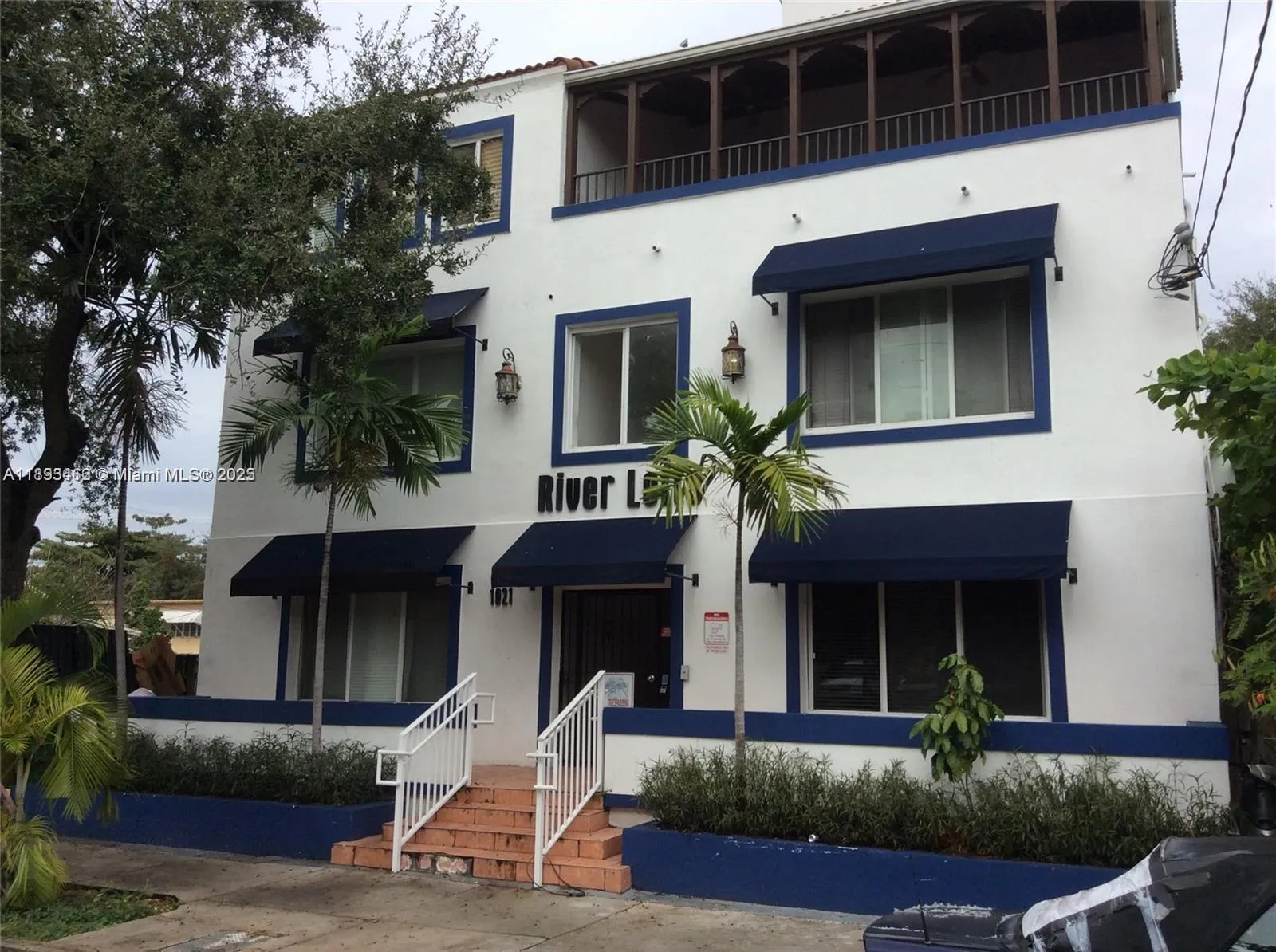 1021 NW 3rd St, #305