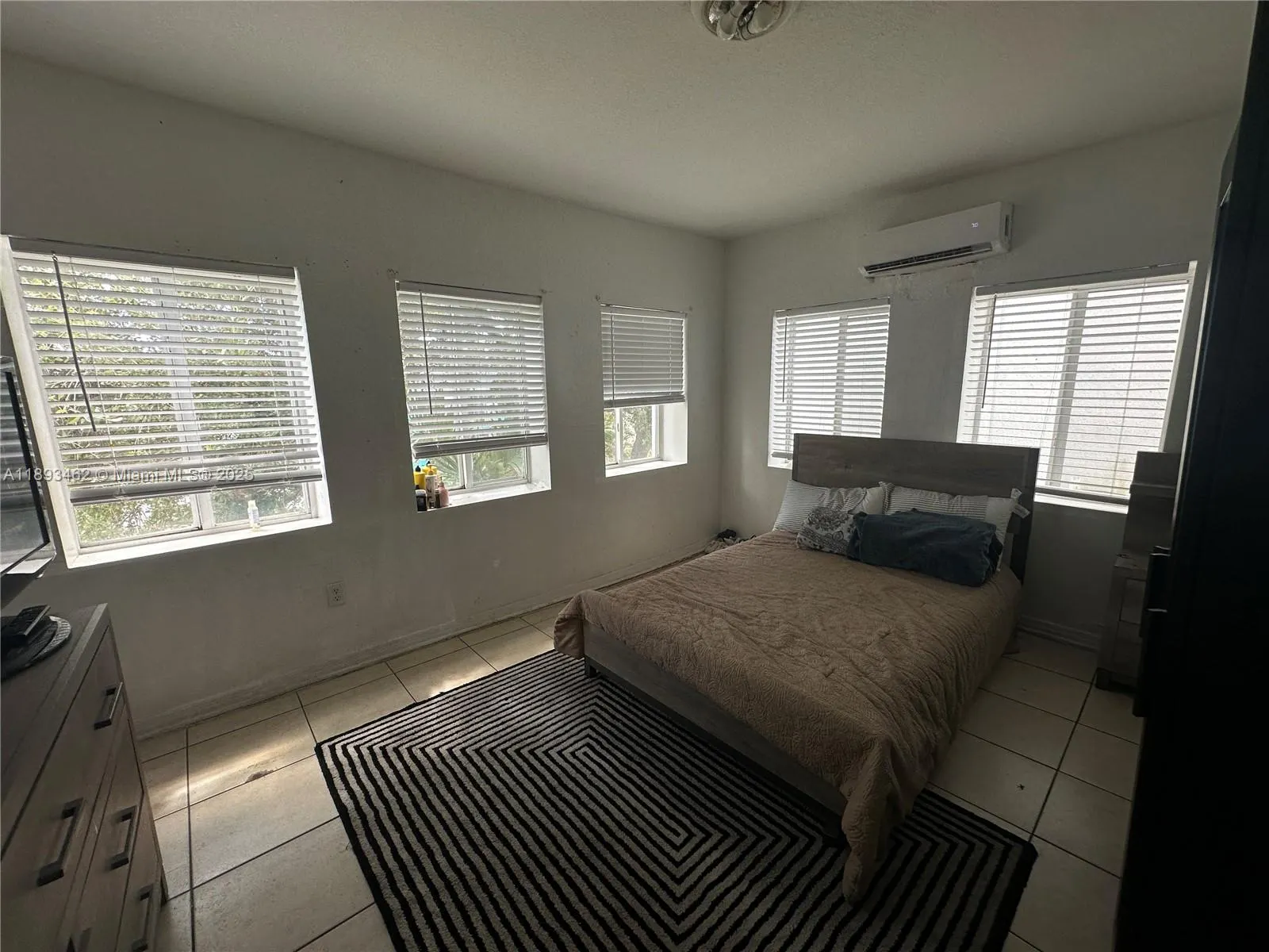 1021 NW 3rd St, #305