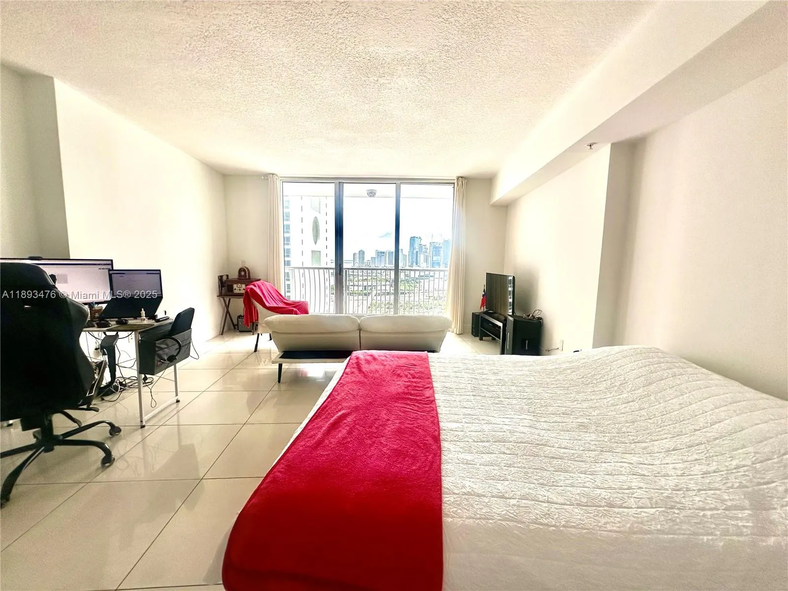 1750 N Bayshore Dr, #2808