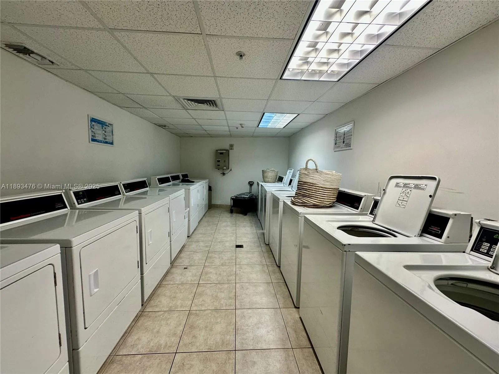 1750 N Bayshore Dr, #2808