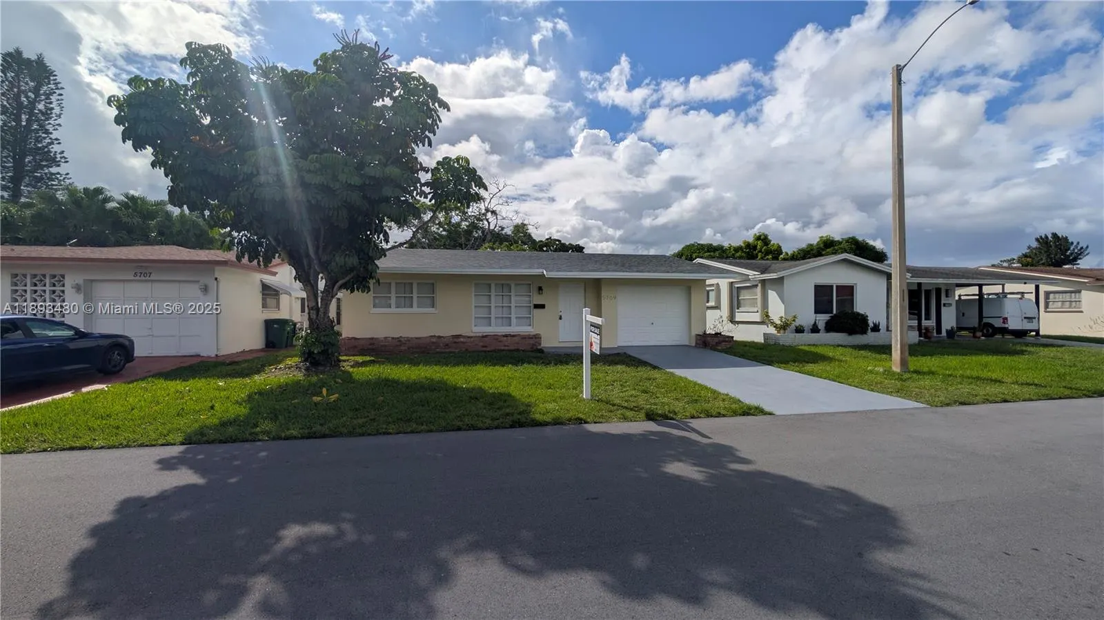 5709 NW 64th Way