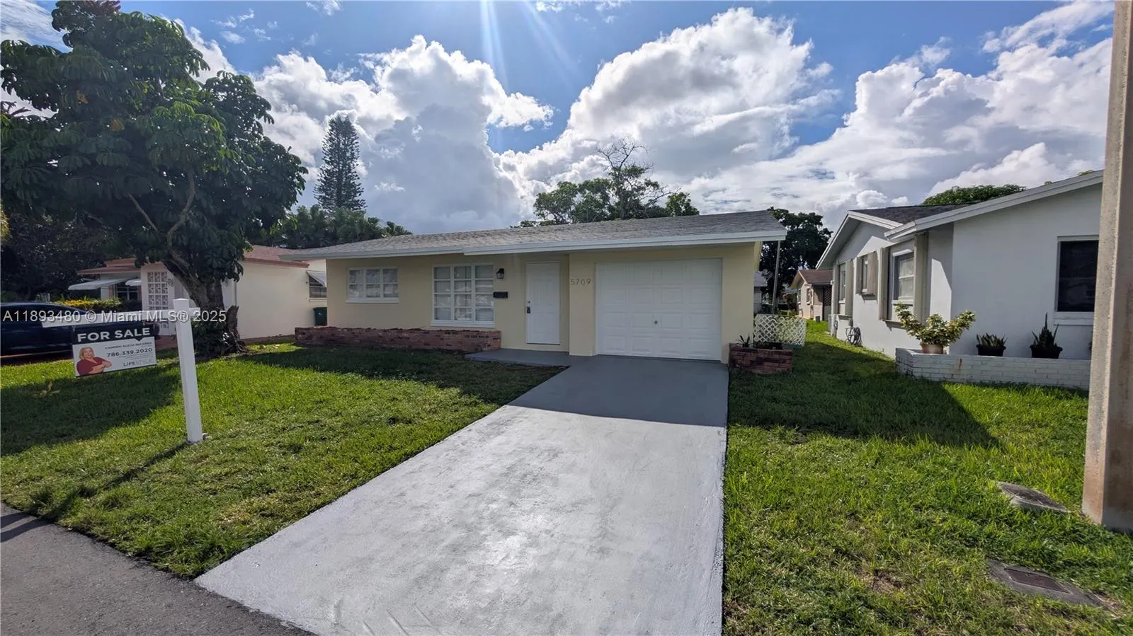 5709 NW 64th Way