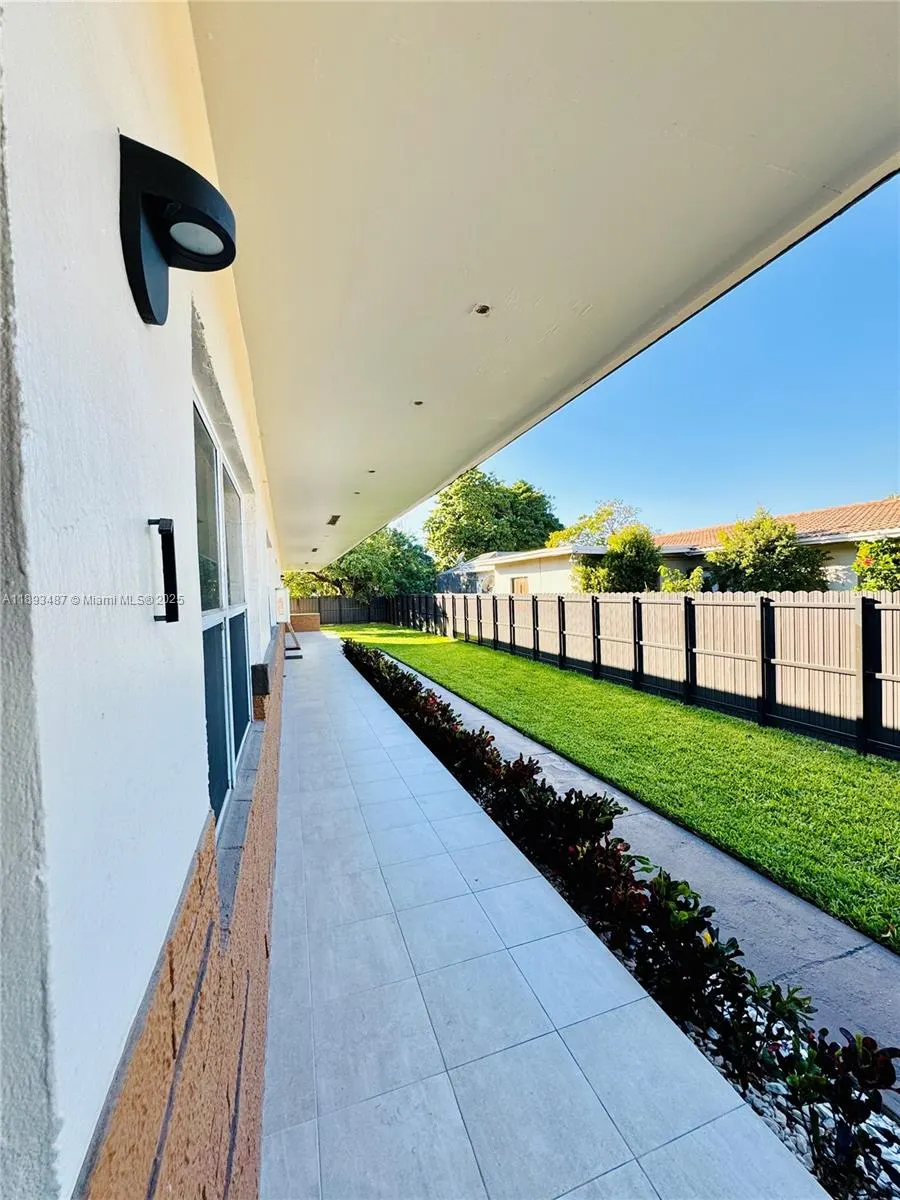 609 NW 2nd Ave, #4