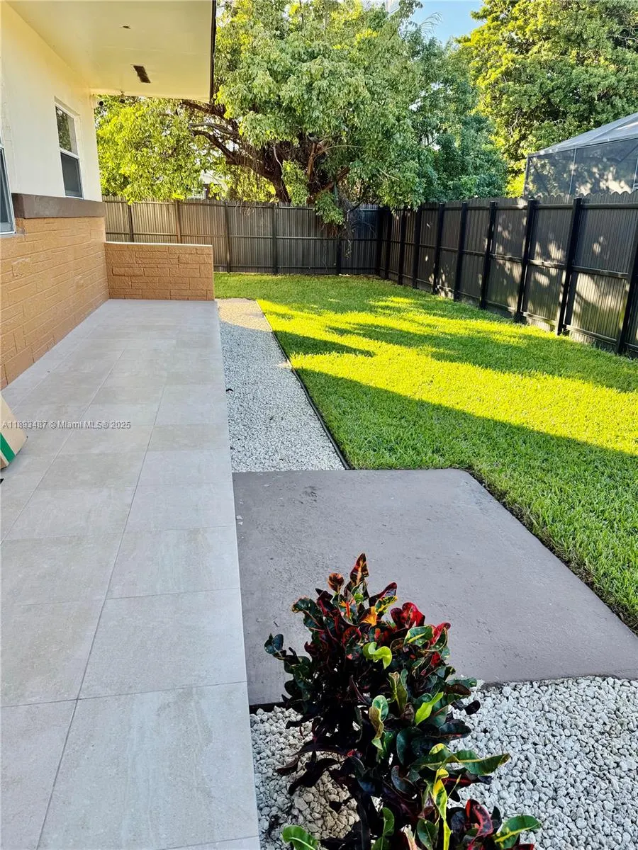 609 NW 2nd Ave, #4