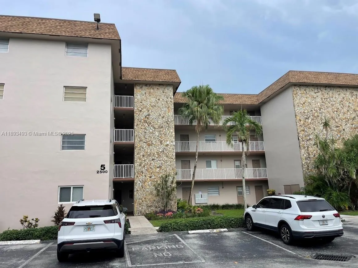 2500 SW 81st Ave, #102