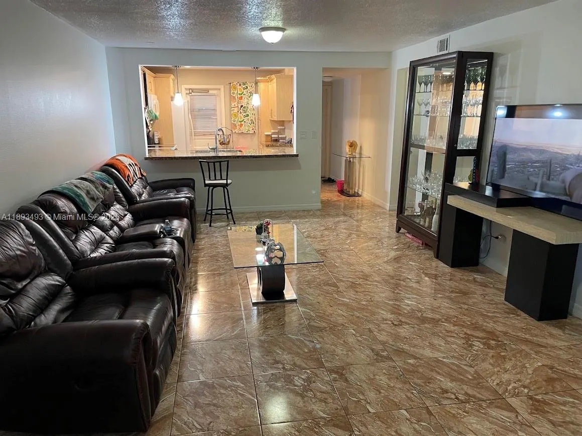 2500 SW 81st Ave, #102