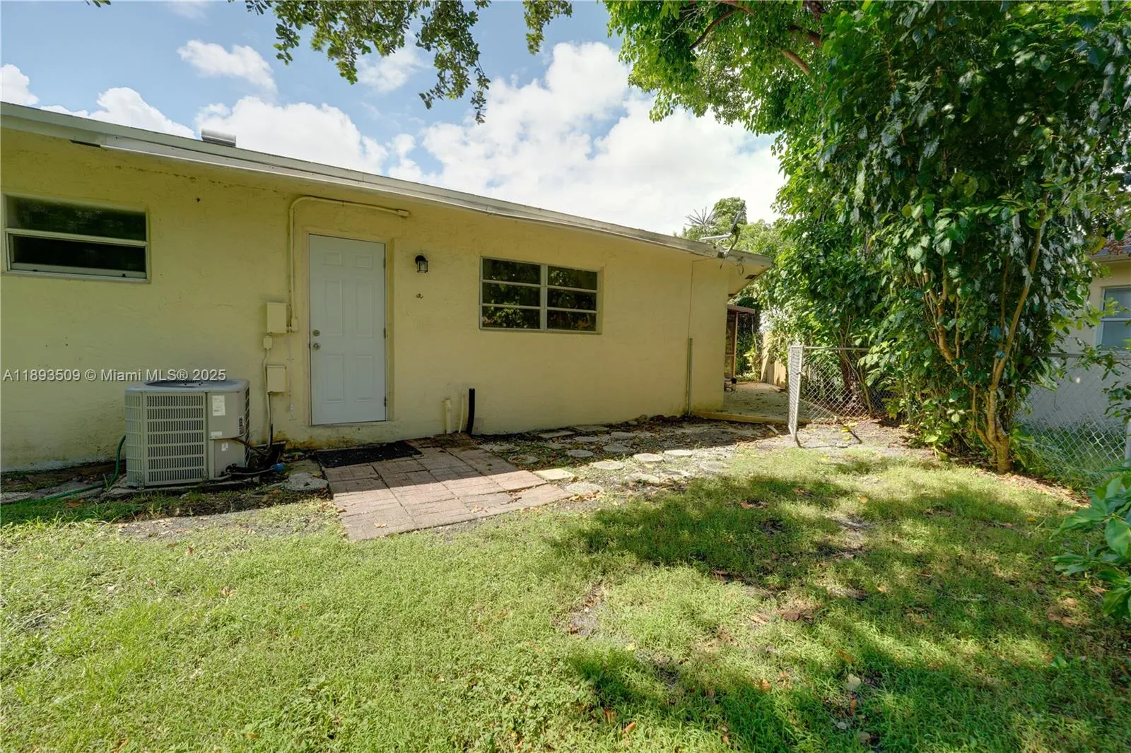 2401 SW 58th Mnr, #2