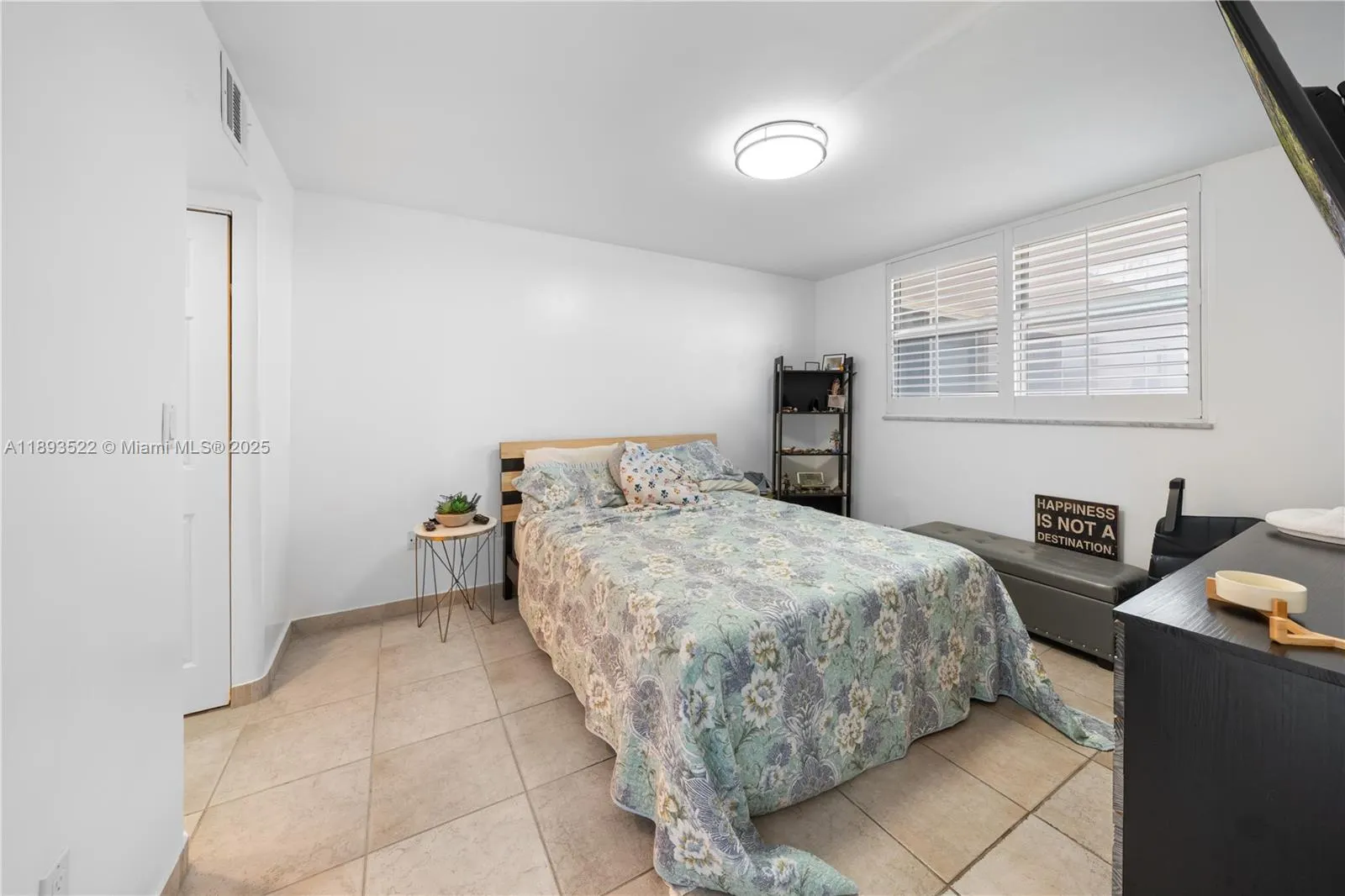 465 Ocean Dr, #524