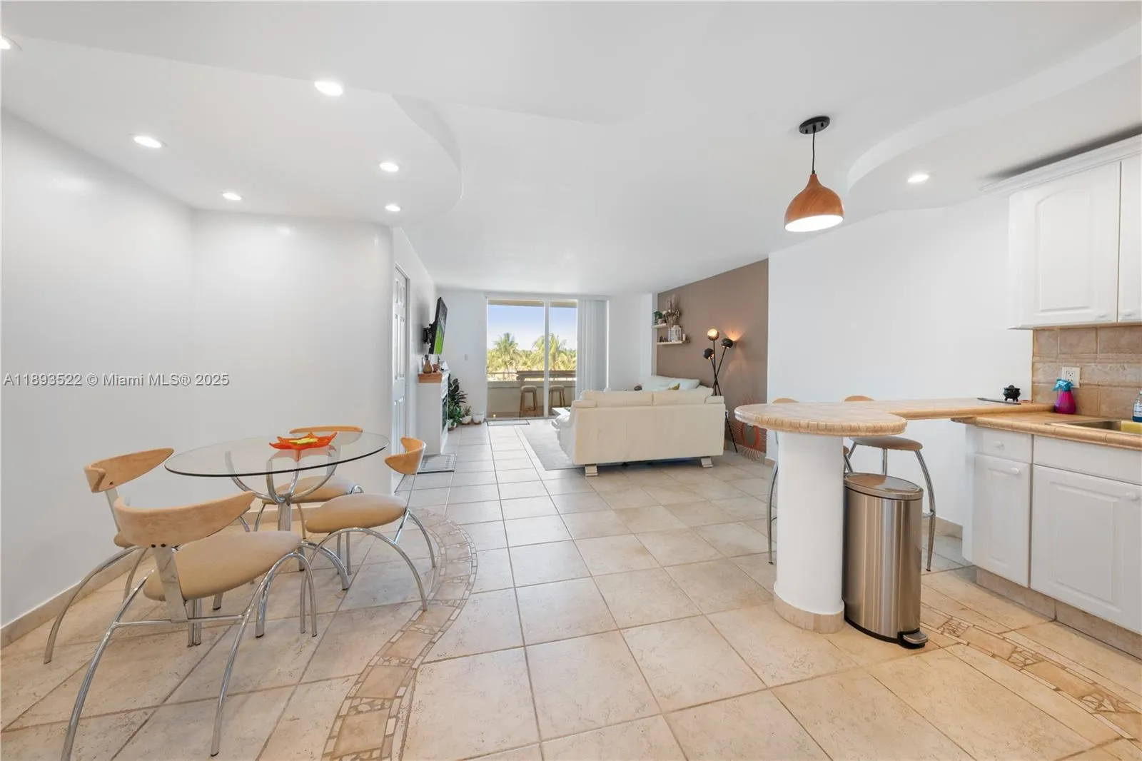 465 Ocean Dr, #524