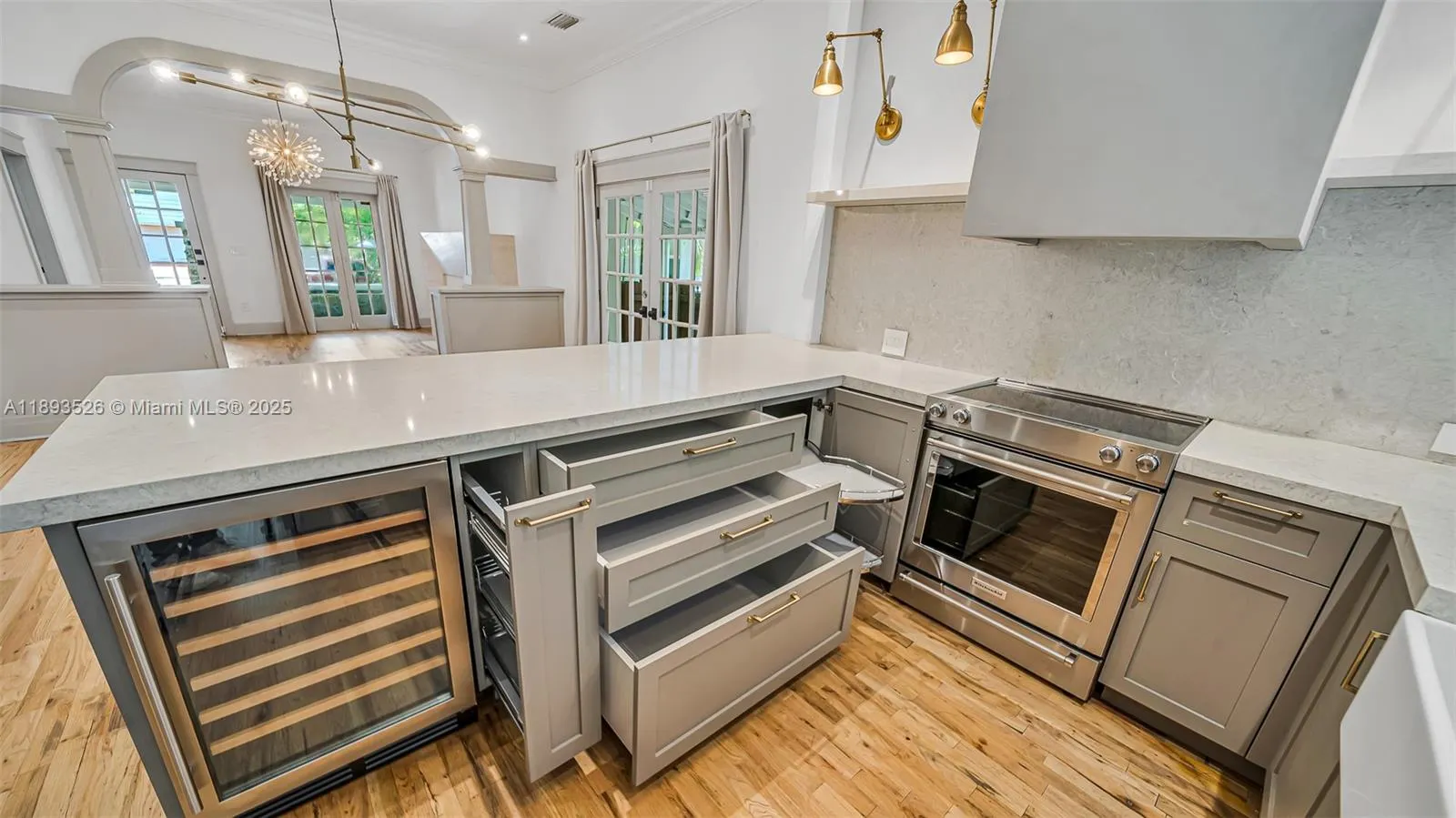 85 NE 46th St