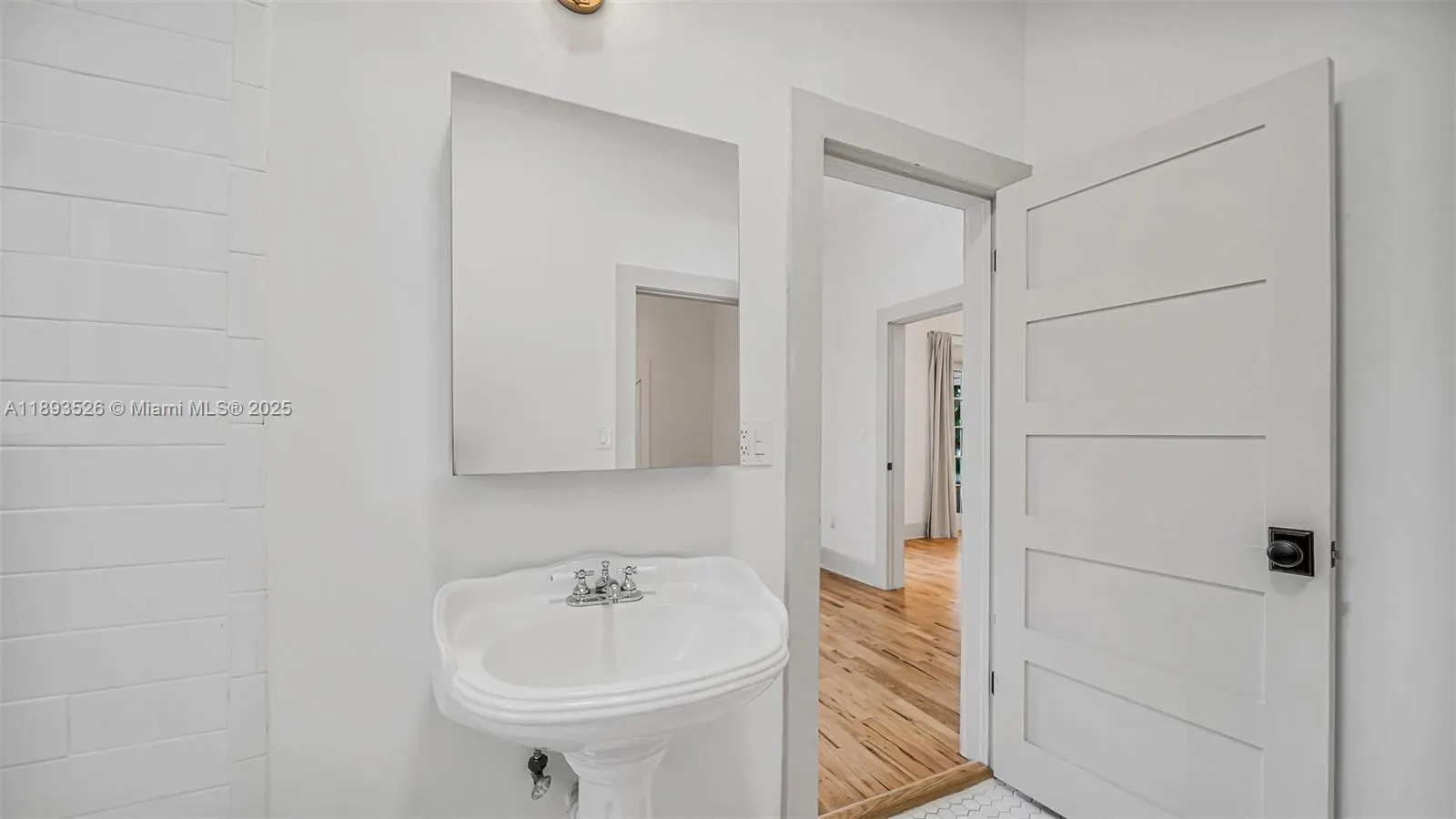85 NE 46th St