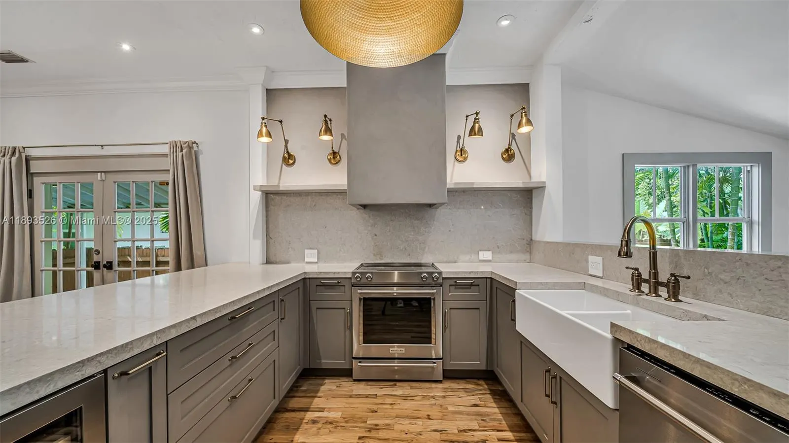 85 NE 46th St