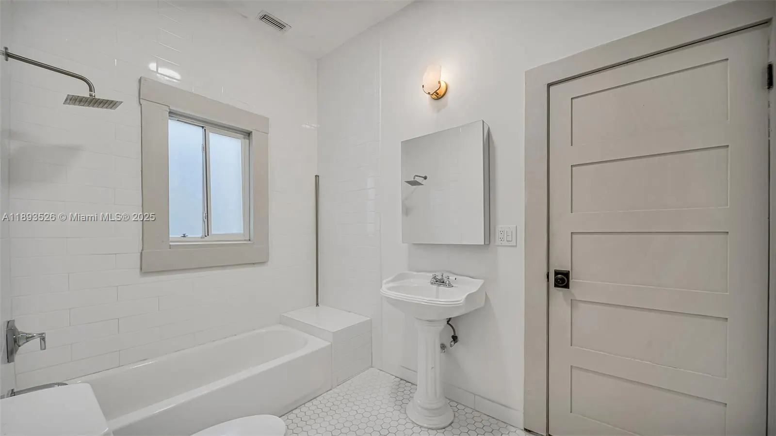 85 NE 46th St