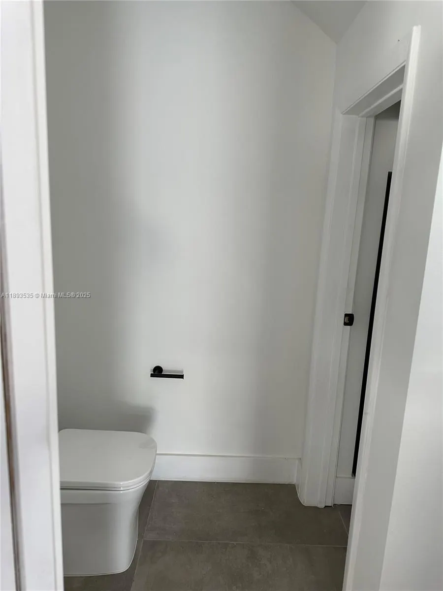 4625 SW 32nd Ave, #1C