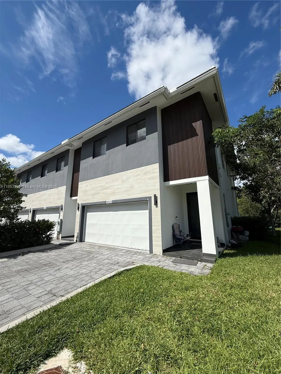 4625 SW 32nd Ave, #1C