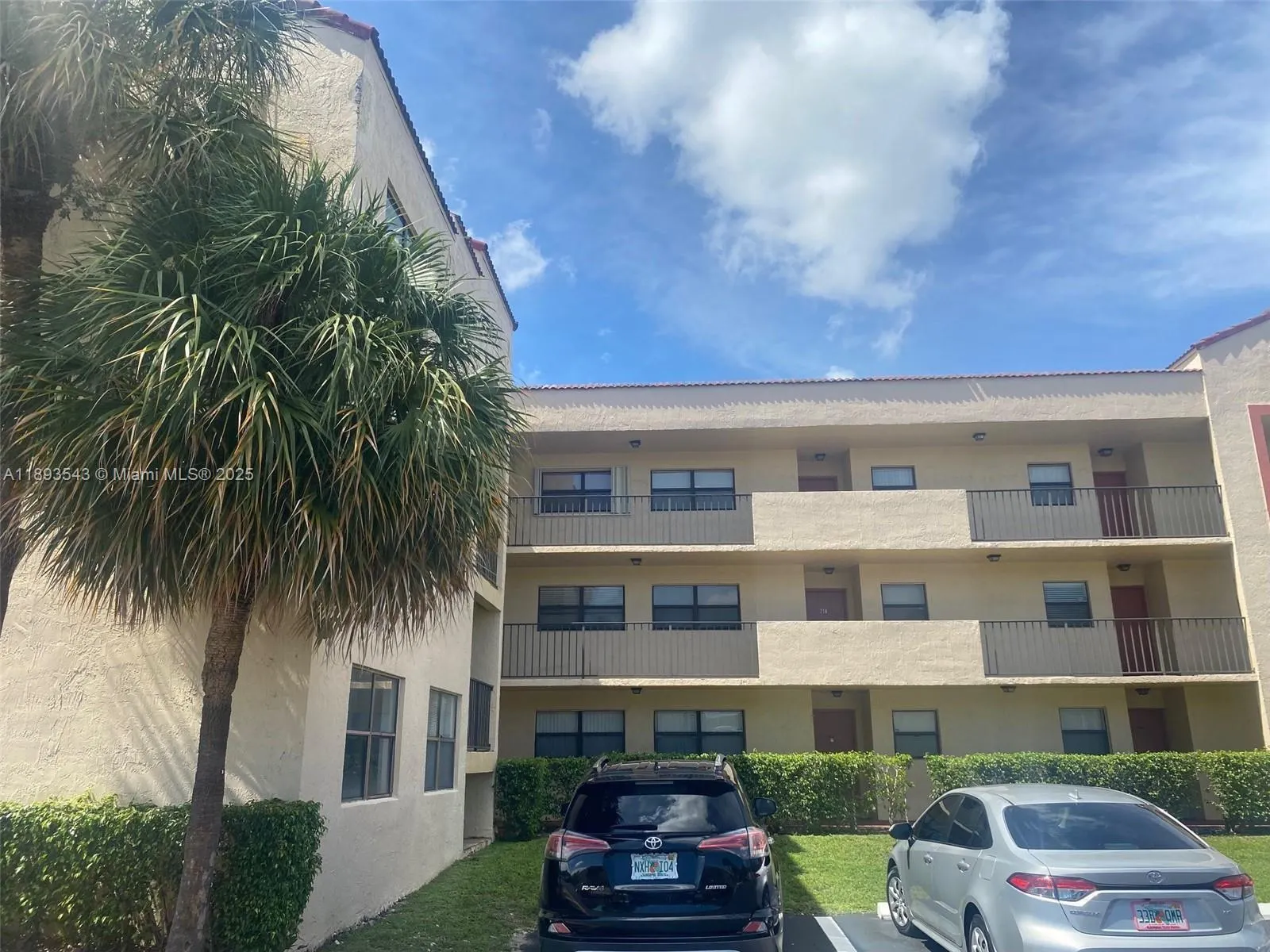 3470 Foxcroft Rd, #307