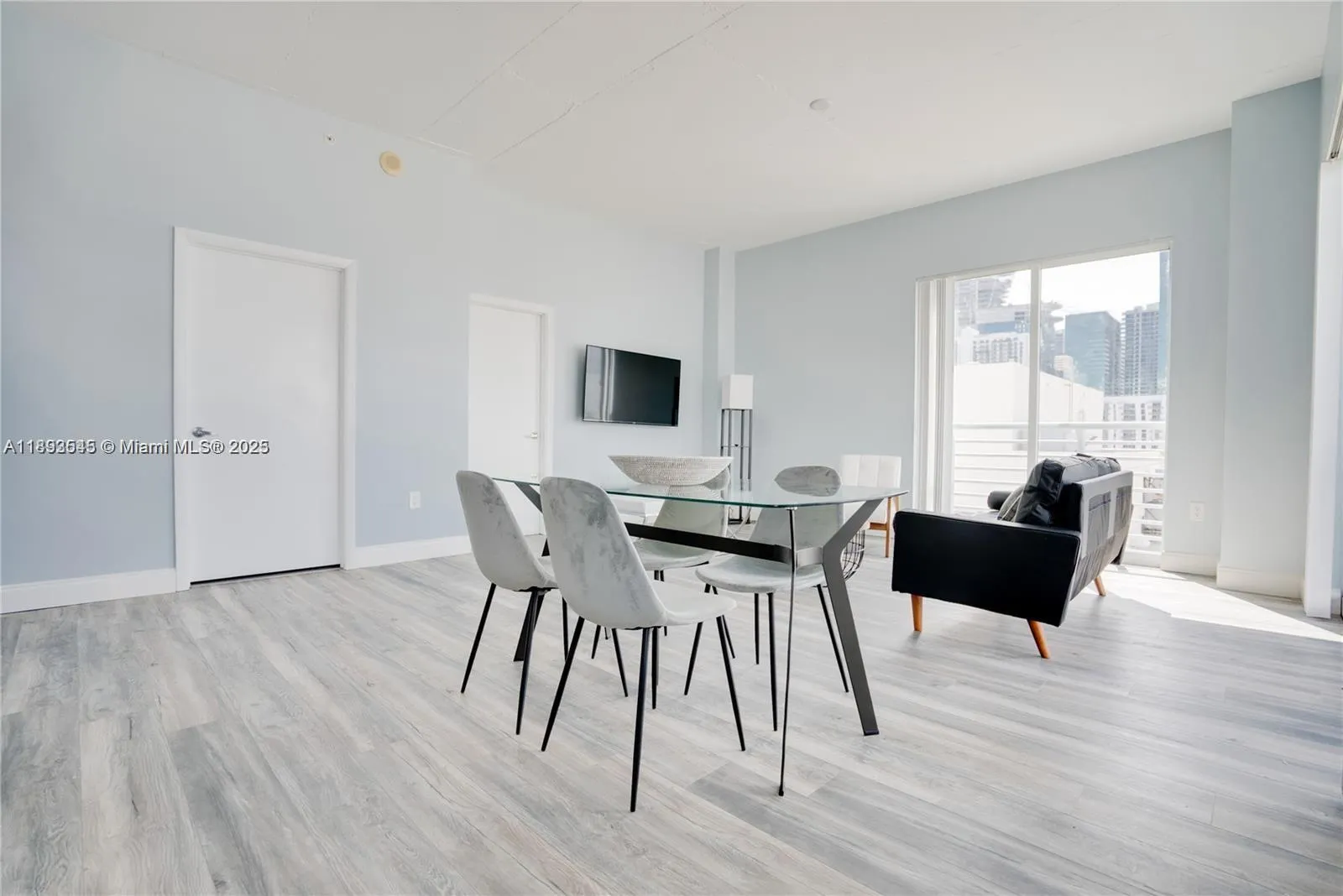133 NE 2nd Ave, #2219