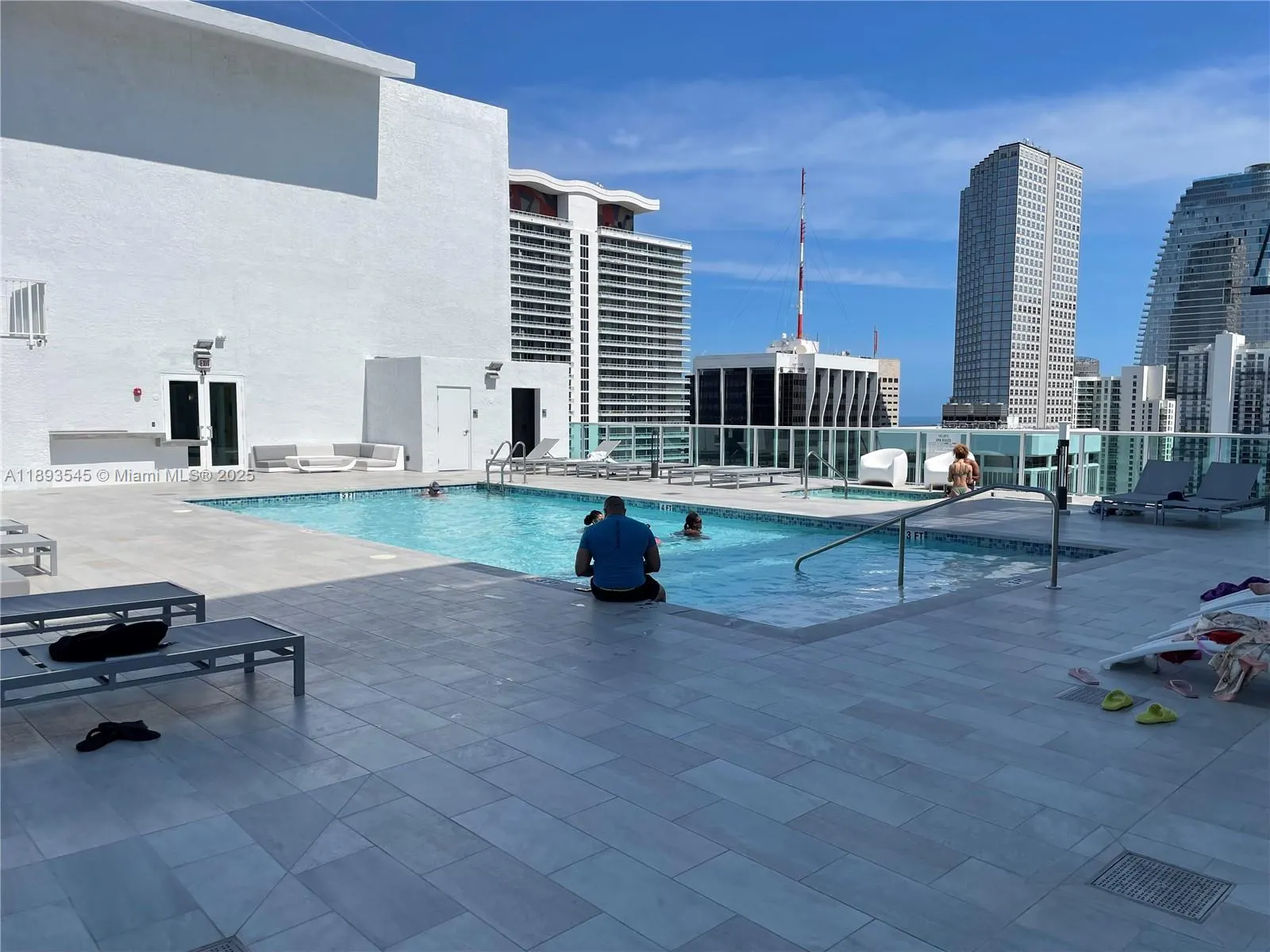 133 NE 2nd Ave, #2219