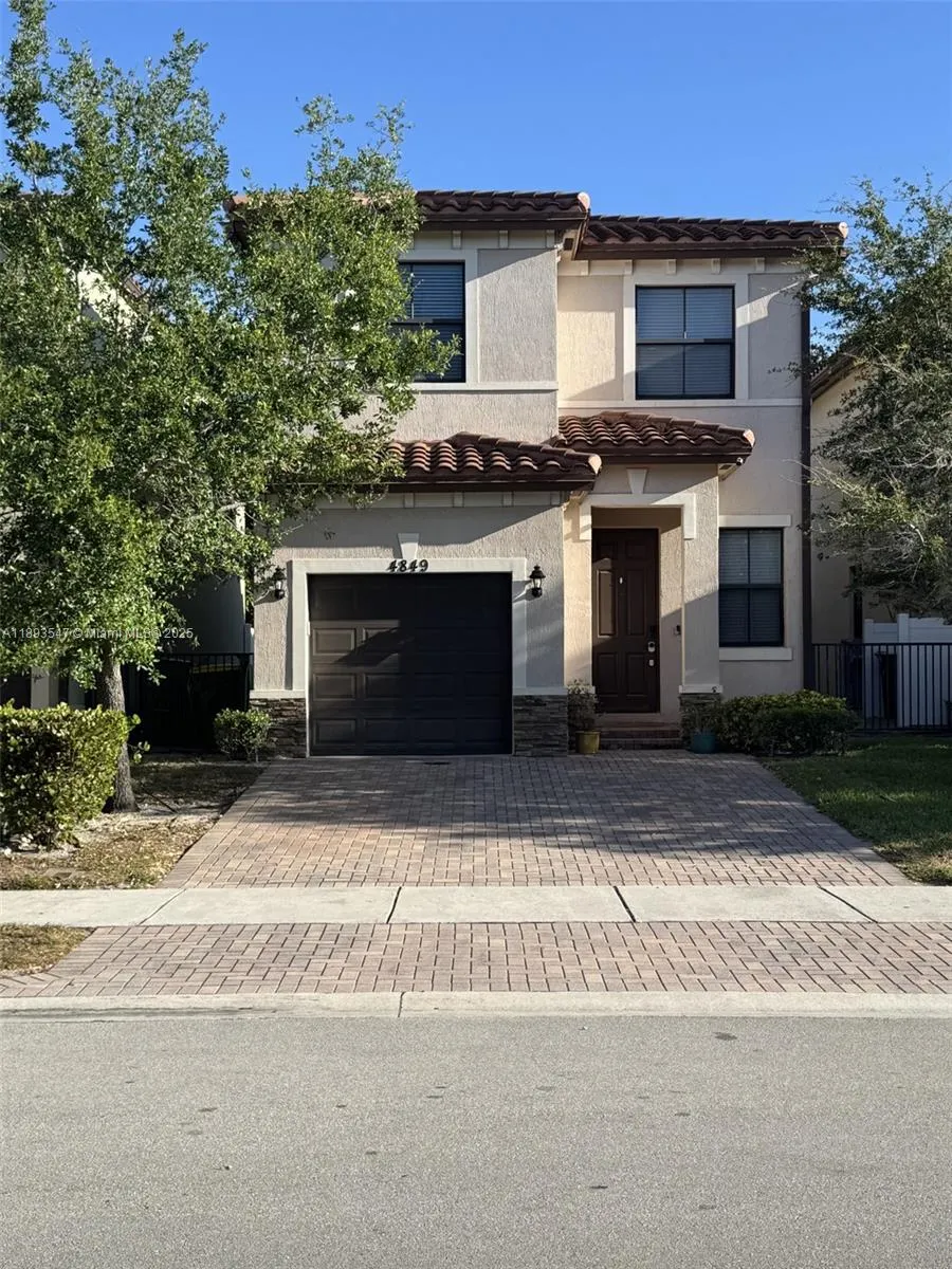 4849 NW 57th Ct
