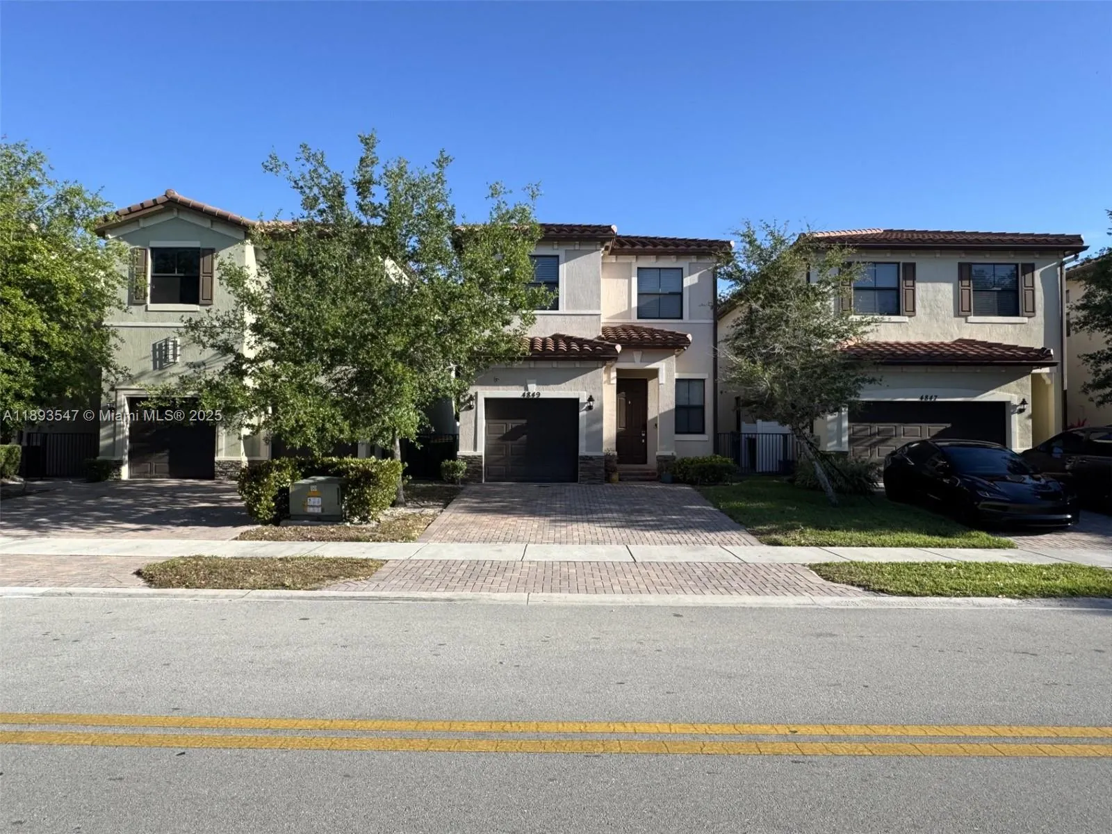 4849 NW 57th Ct