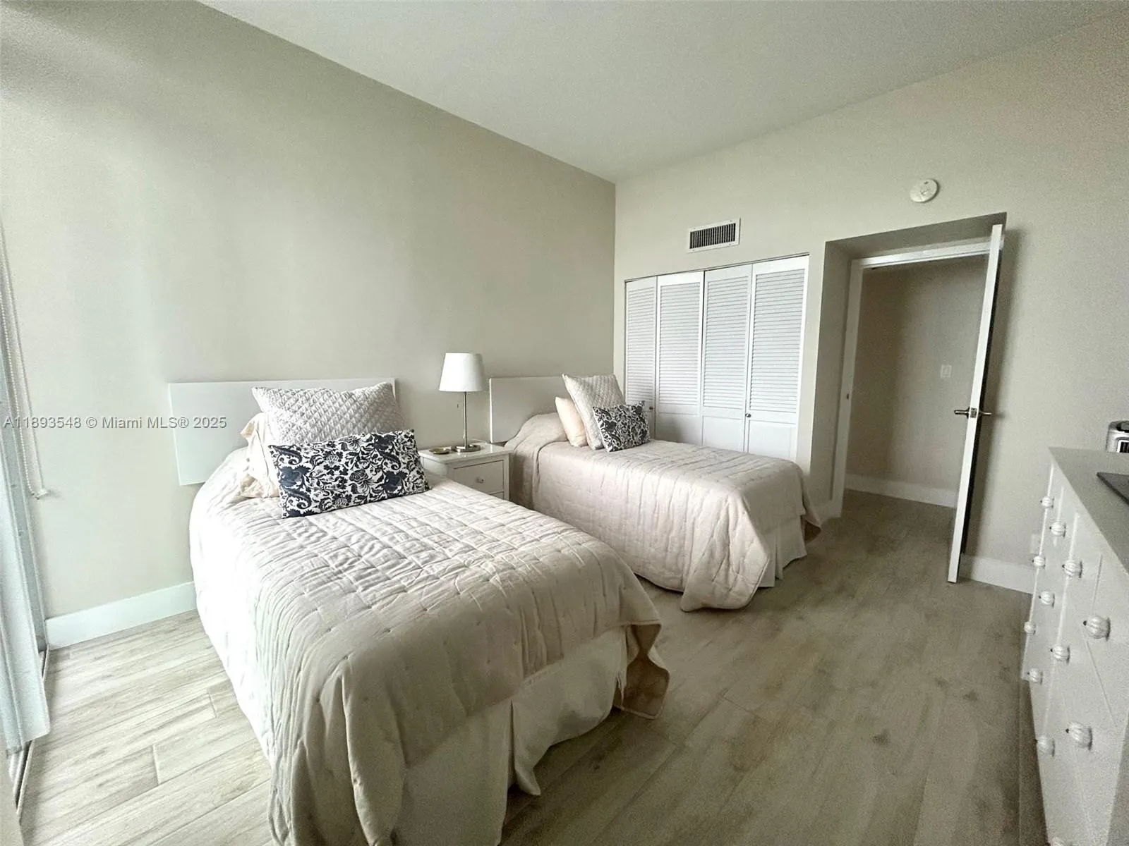 100 Bayview Dr, #PH08