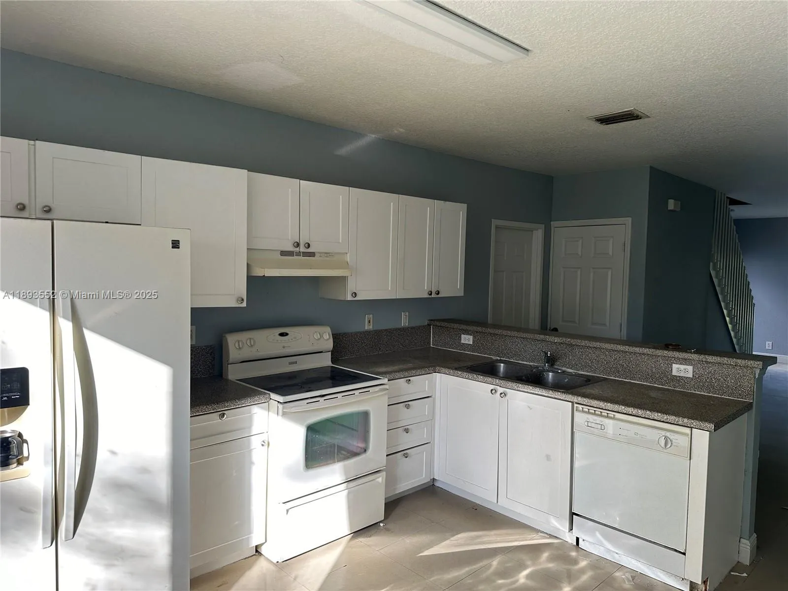 7653 Tamarac Island Cir