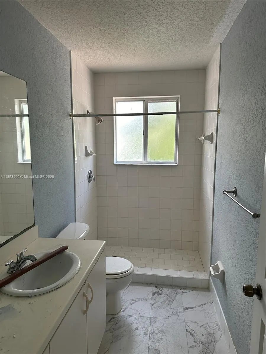 7653 Tamarac Island Cir
