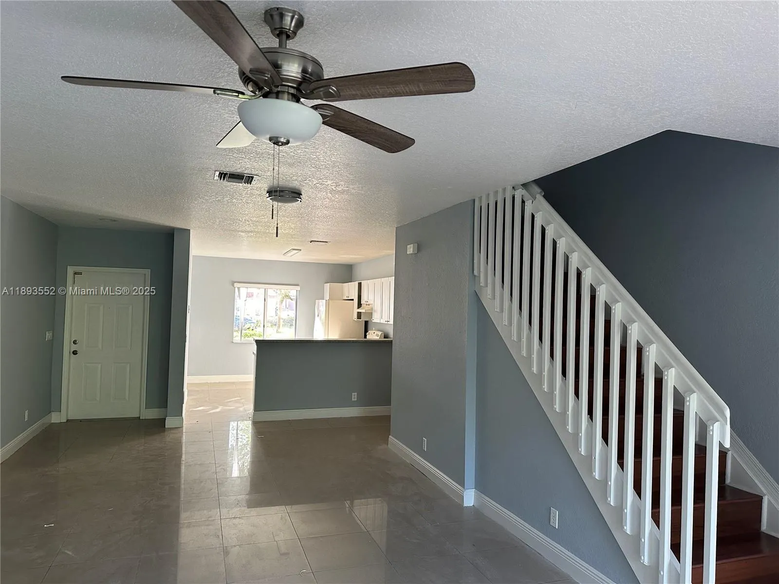 7653 Tamarac Island Cir