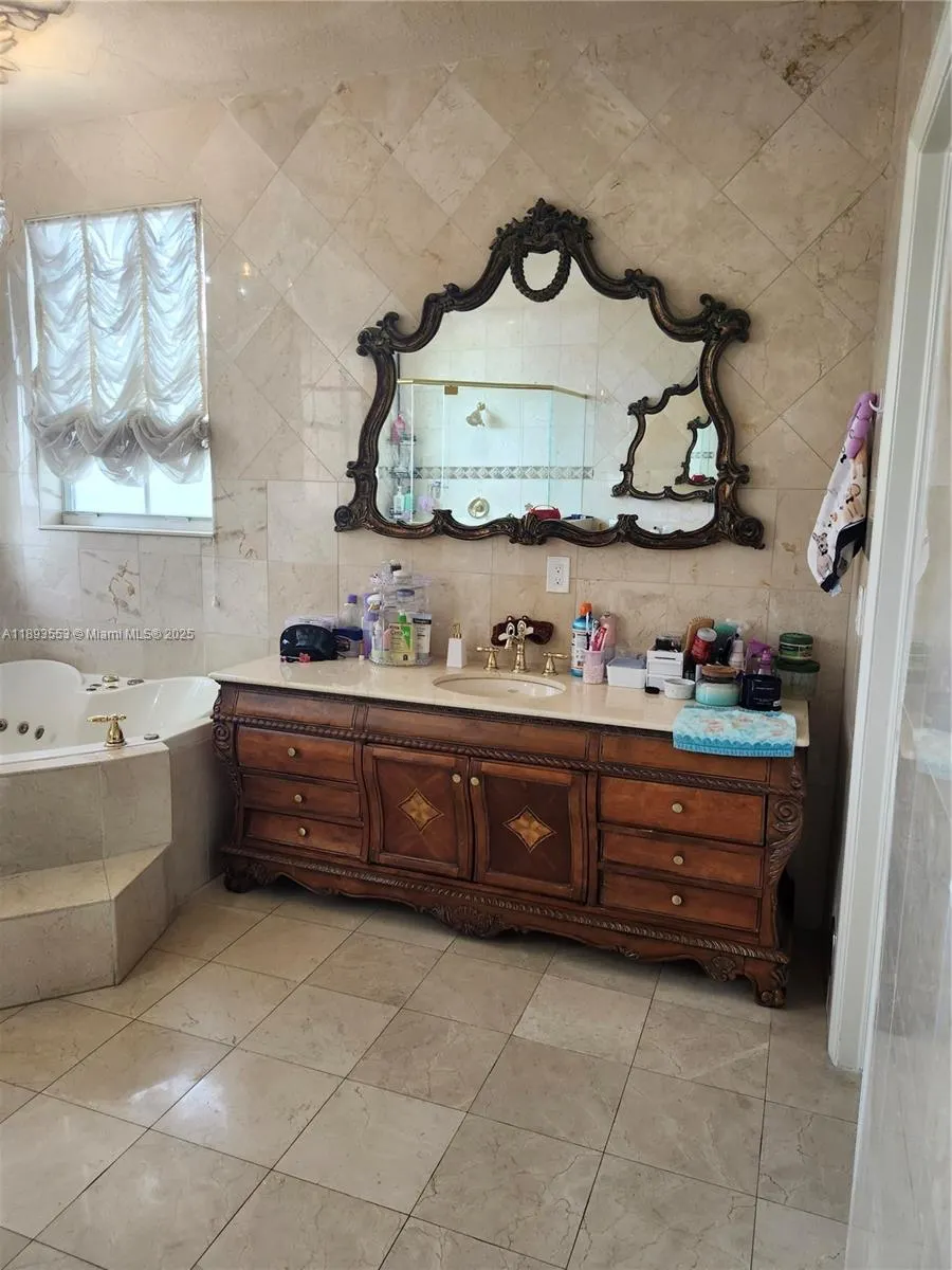 18031 NW 87th Ct