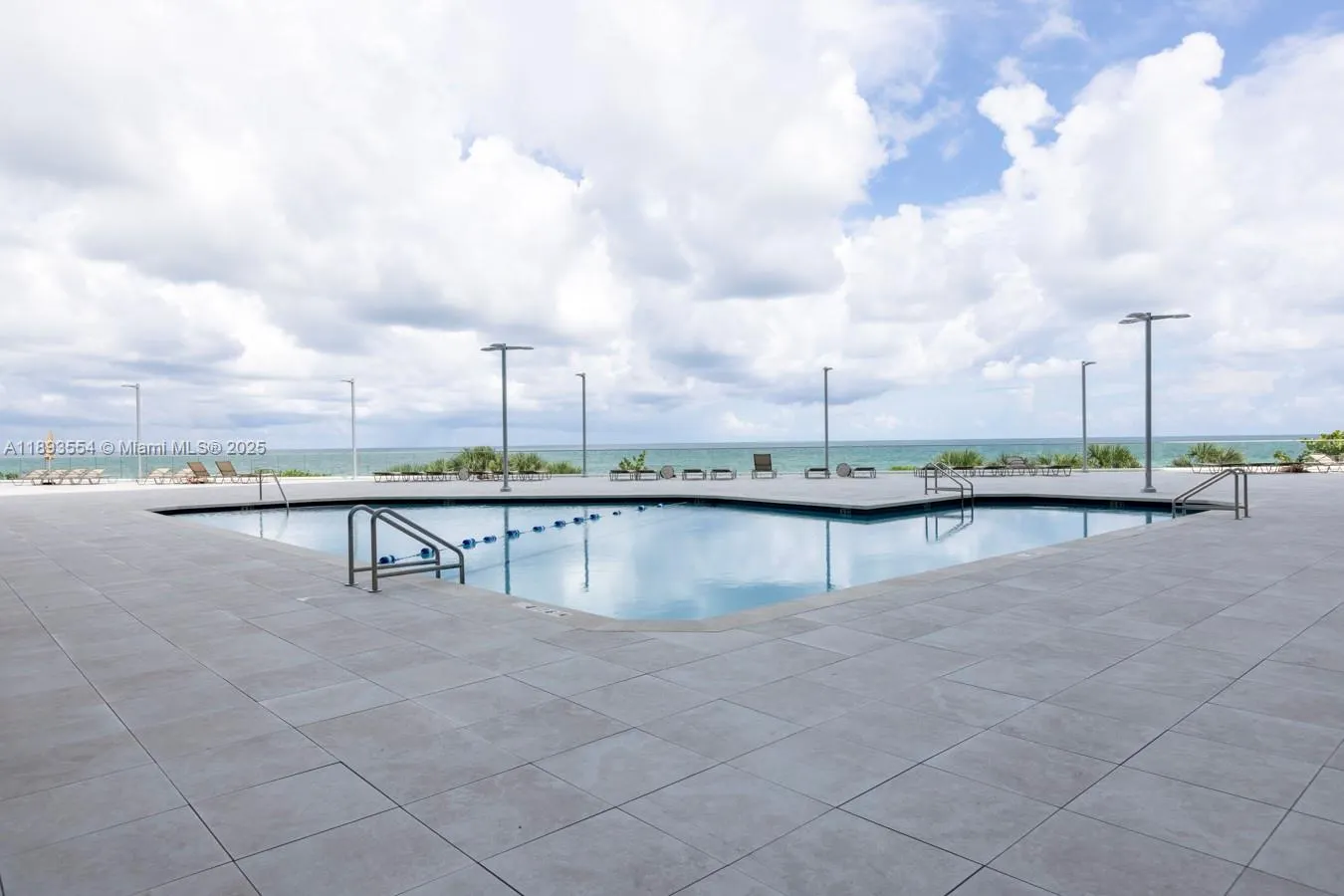 7135 Collins Ave, #1126