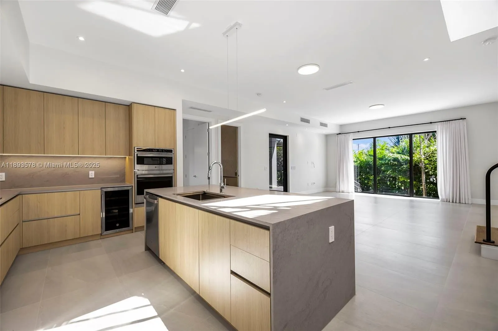 3300 SW 27th Ter, #3300