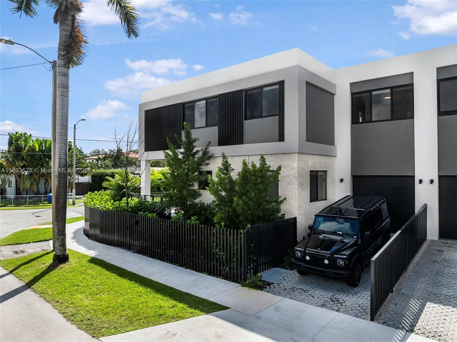 3300 SW 27th Ter, #3300