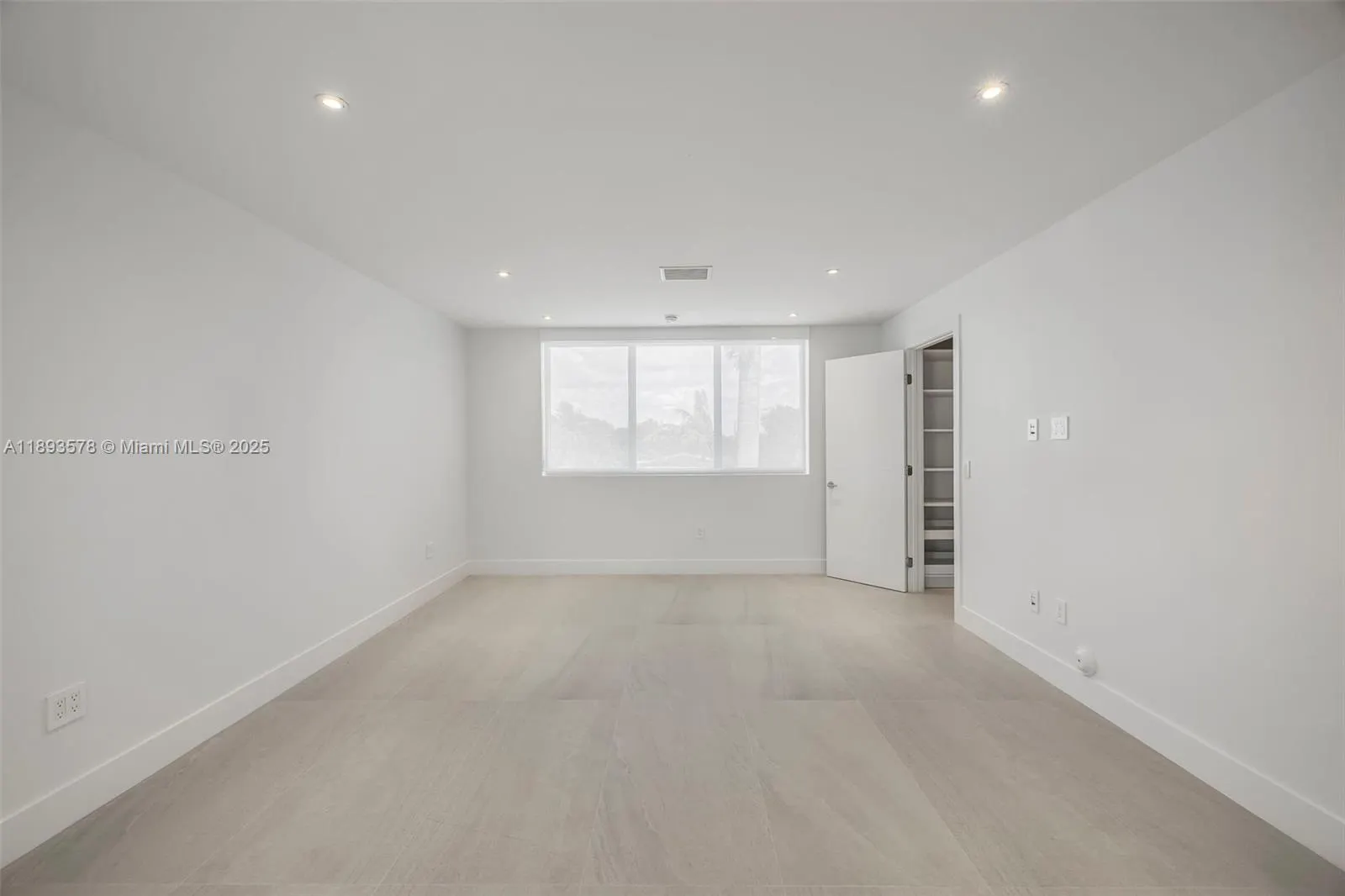 3300 SW 27th Ter, #3300