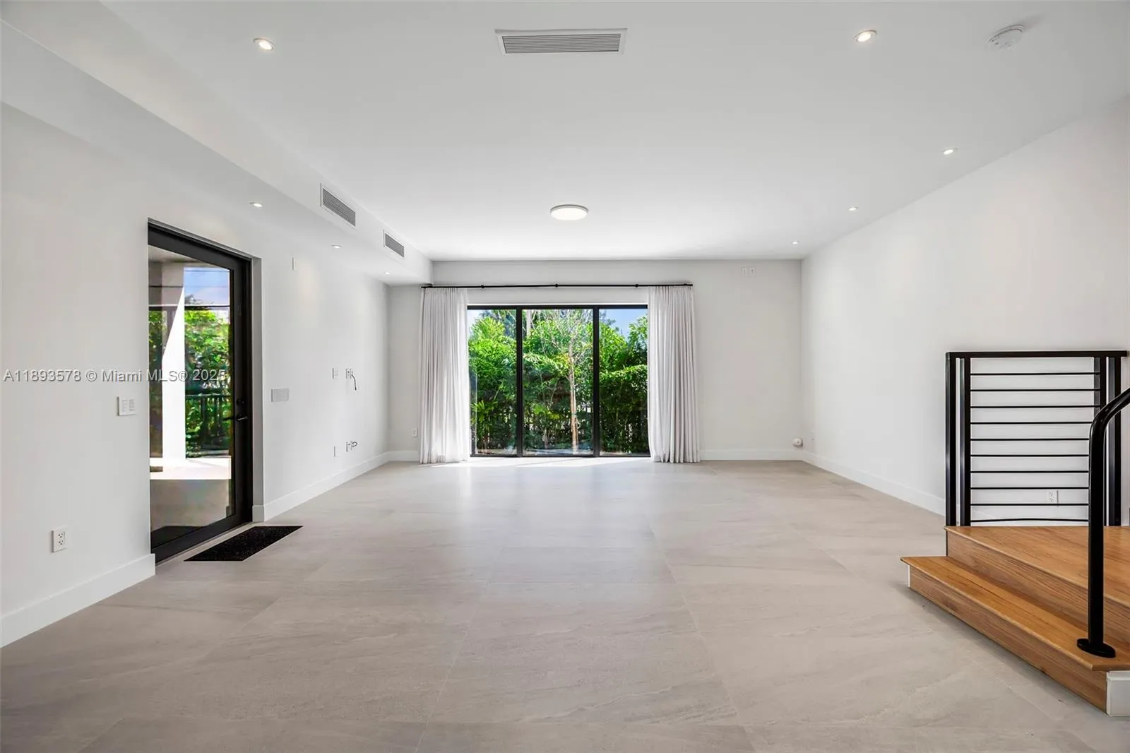 3300 SW 27th Ter, #3300