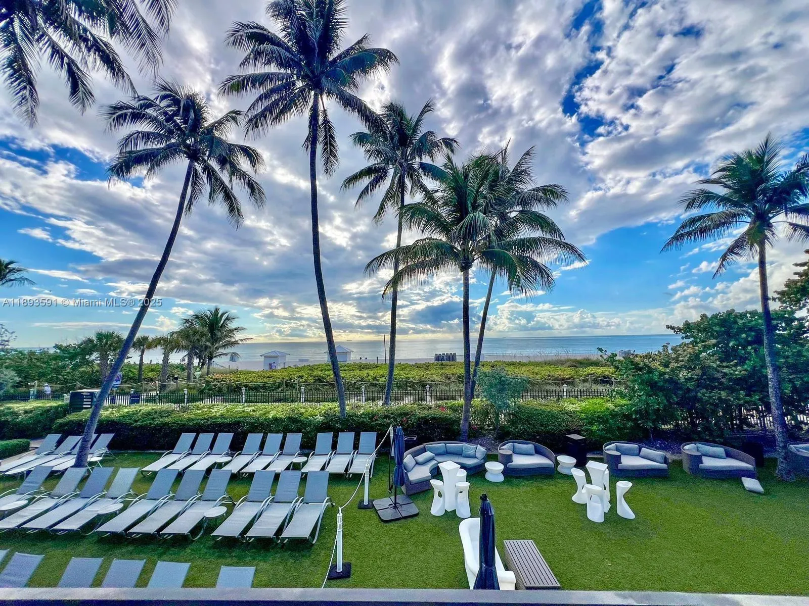 5225 Collins Ave, #517