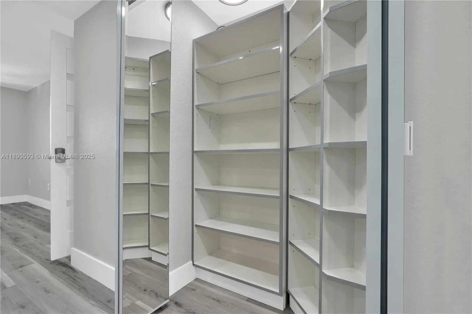 5880 Collins Ave, #403