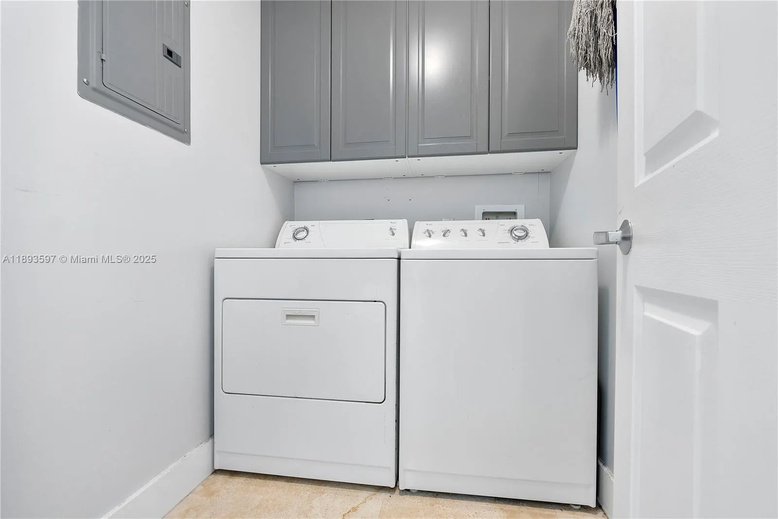 1819 SE 17th St, #1606